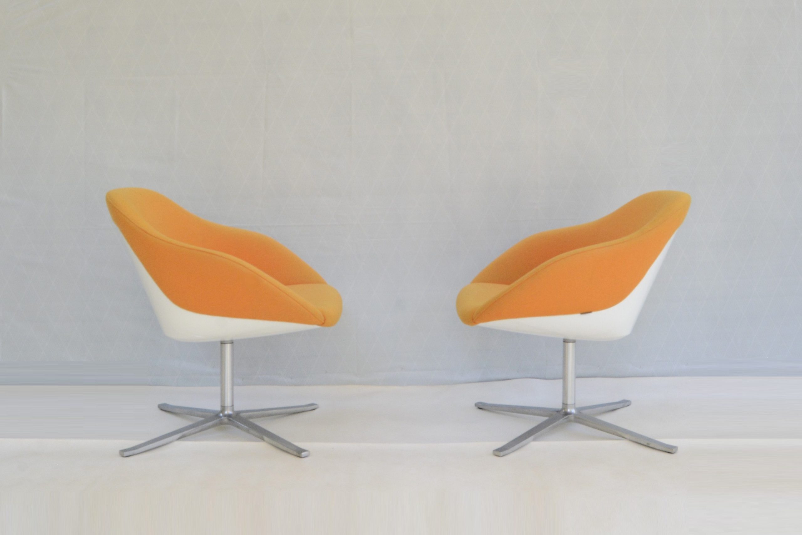 Walter-Knoll-Turtle-Chairs-Designer-Furniture-Swivel-Eames-era