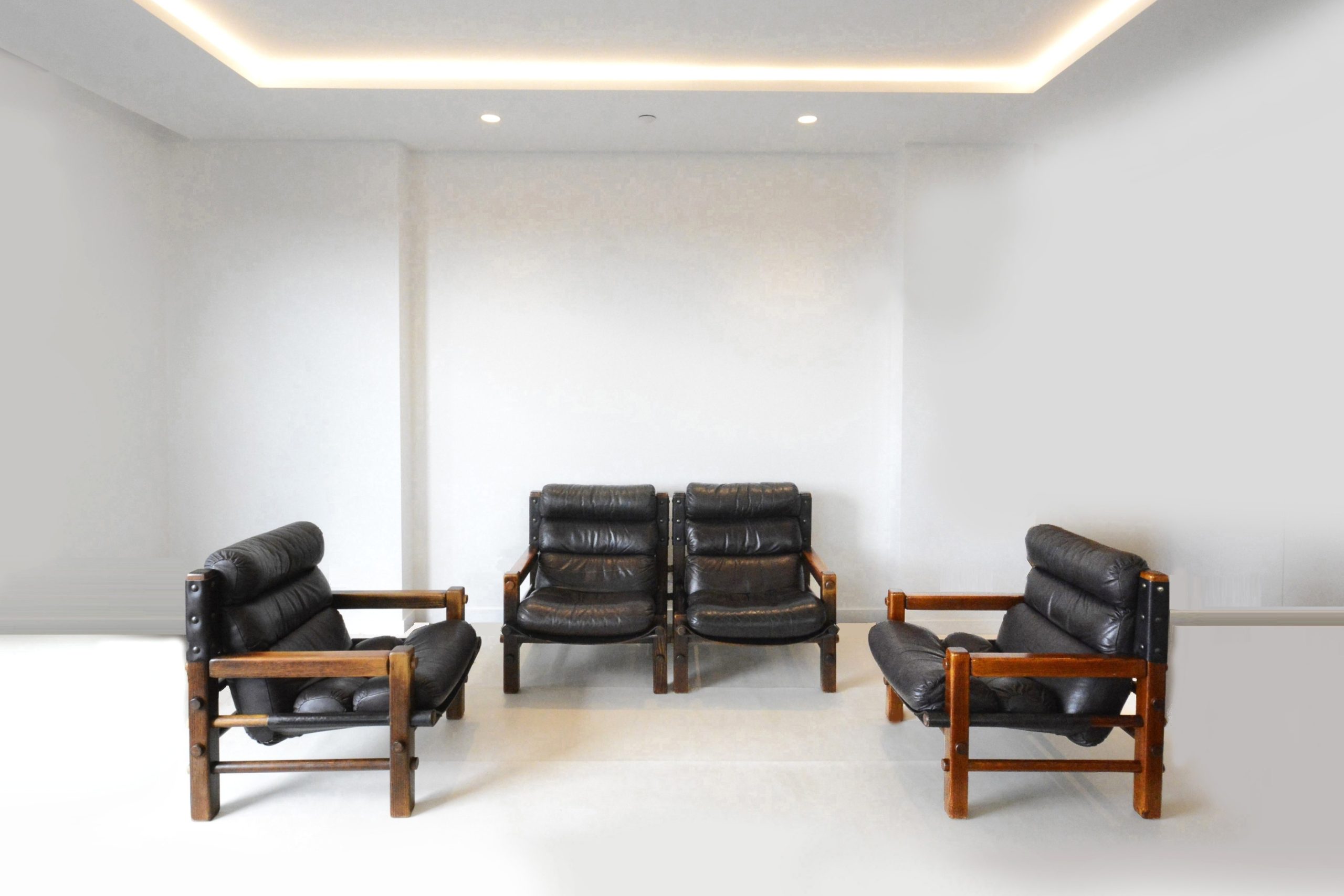 _archibald-nore-norman-vintage-leather-lounge-suite-sofa-chairs-tessa-era (1)