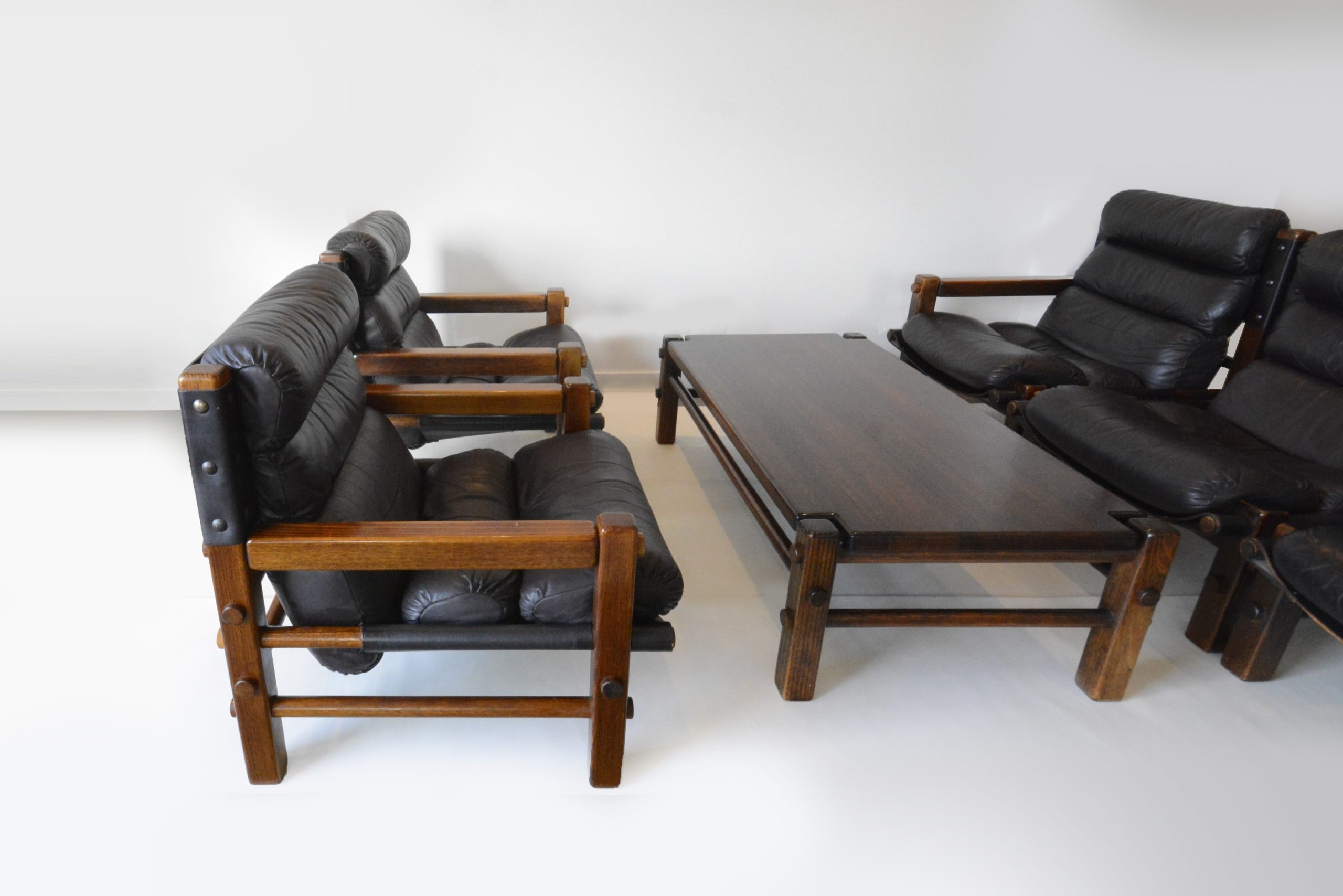 _archibald-nore-norman-vintage-leather-lounge-suite-sofa-chairs-tessa-era (3)