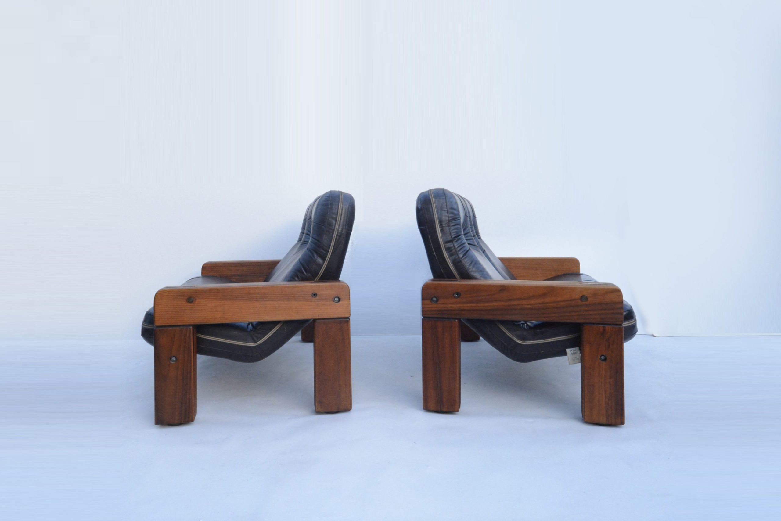 post-&-rail-vintage-leather-lounge-suite-norman-archibald-robert-dunlop-retro-era (18)