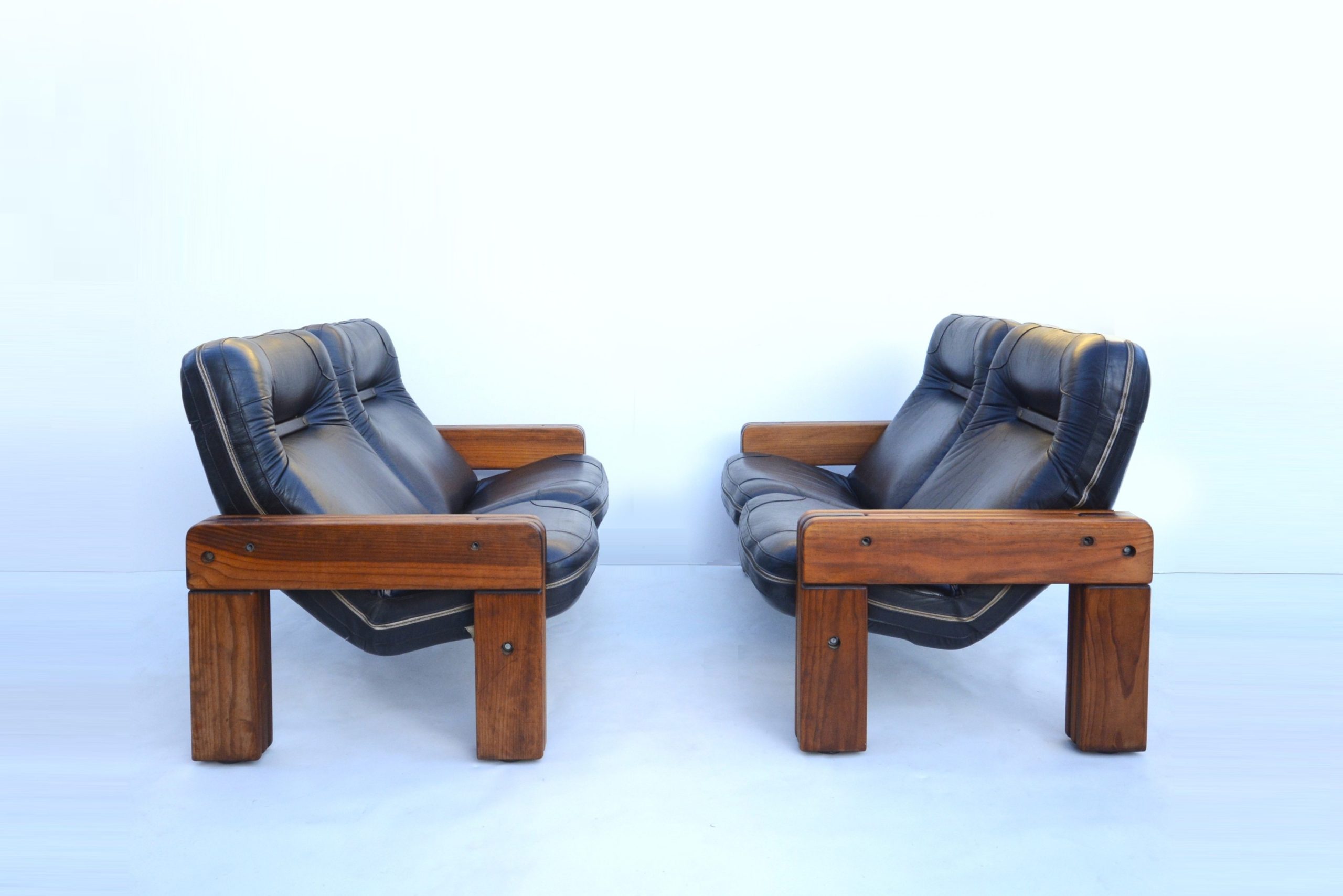 post-&-rail-vintage-leather-lounge-suite-norman-archibald-robert-dunlop-retro-era (3)