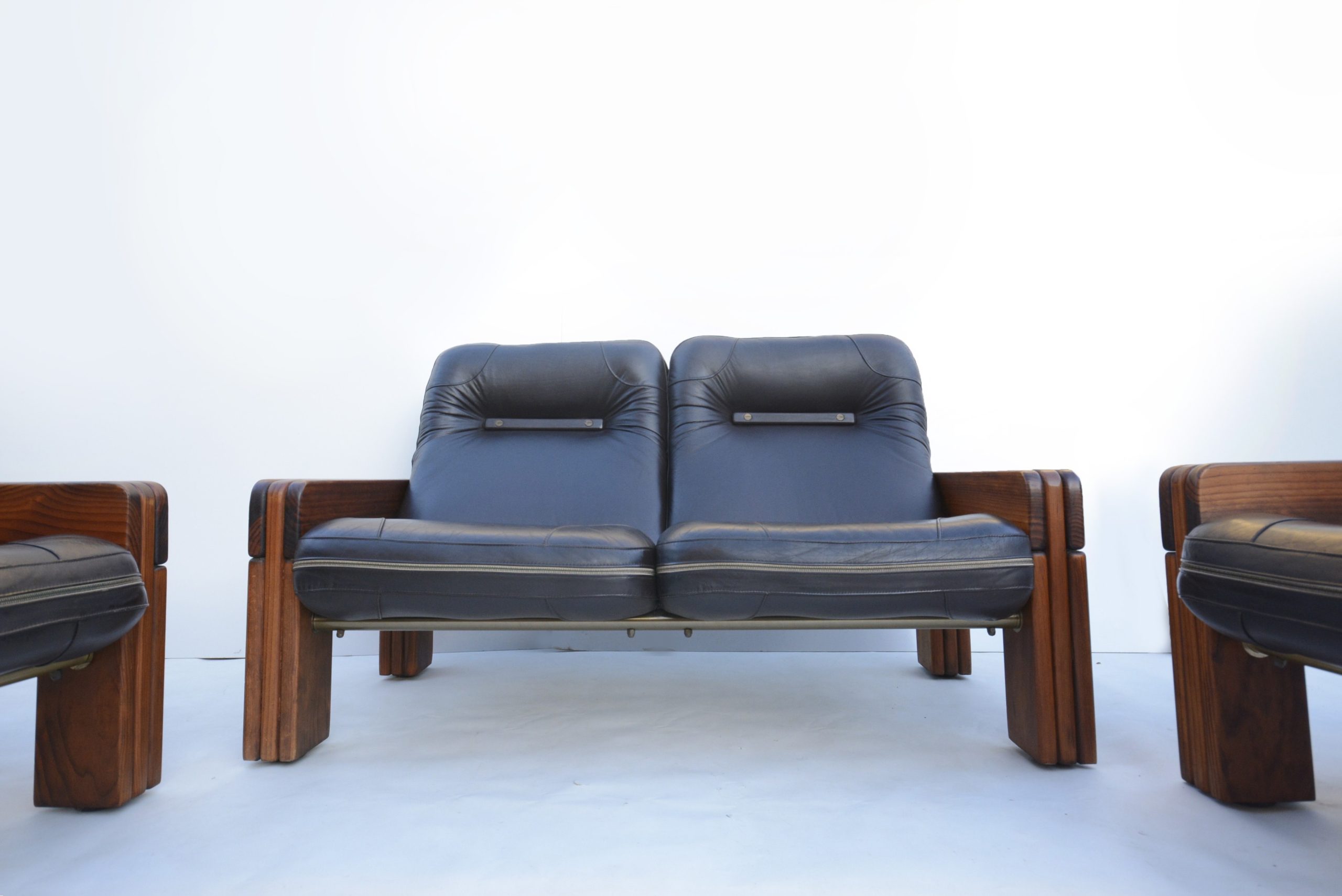 post-&-rail-vintage-leather-lounge-suite-norman-archibald-robert-dunlop-retro-era (9)