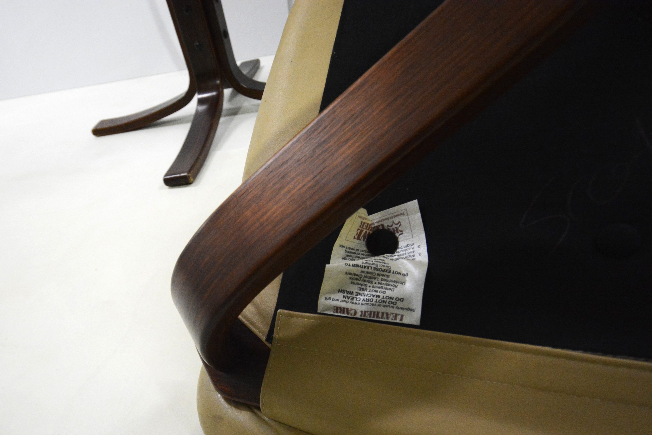 8-joe-rufenacht-dining-chairs-danish-tessa-era-australian-made (12)
