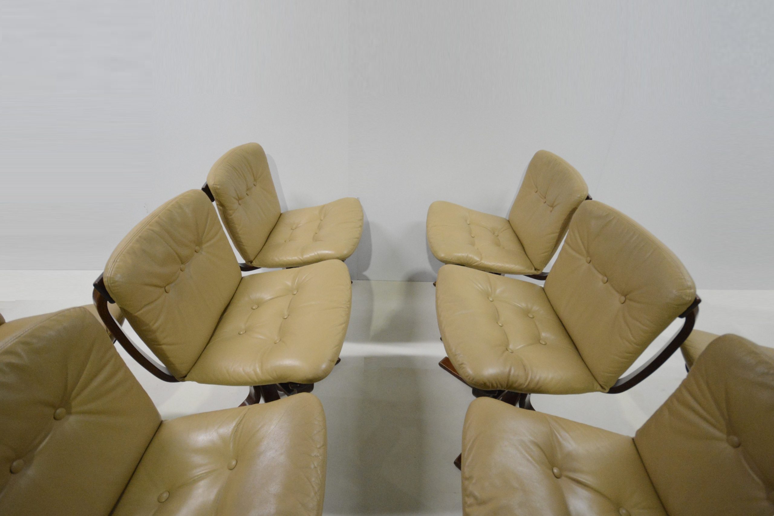 8-joe-rufenacht-dining-chairs-danish-tessa-era-australian-made (6)