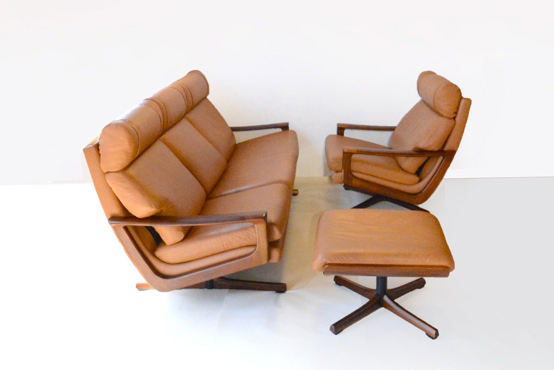 _a-vintage-tessa-t21-lounge-suite-swivel-chairs-leather-footstool-3-seater-sofa-parker-danish-era-australian-made (2)