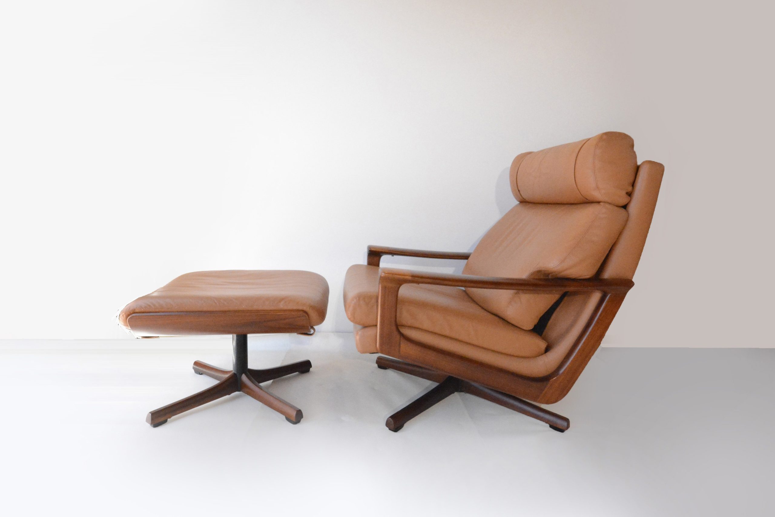 _a-vintage-tessa-t21-lounge-suite-swivel-chairs-leather-footstool-3-seater-sofa-parker-danish-era-australian-made (3)