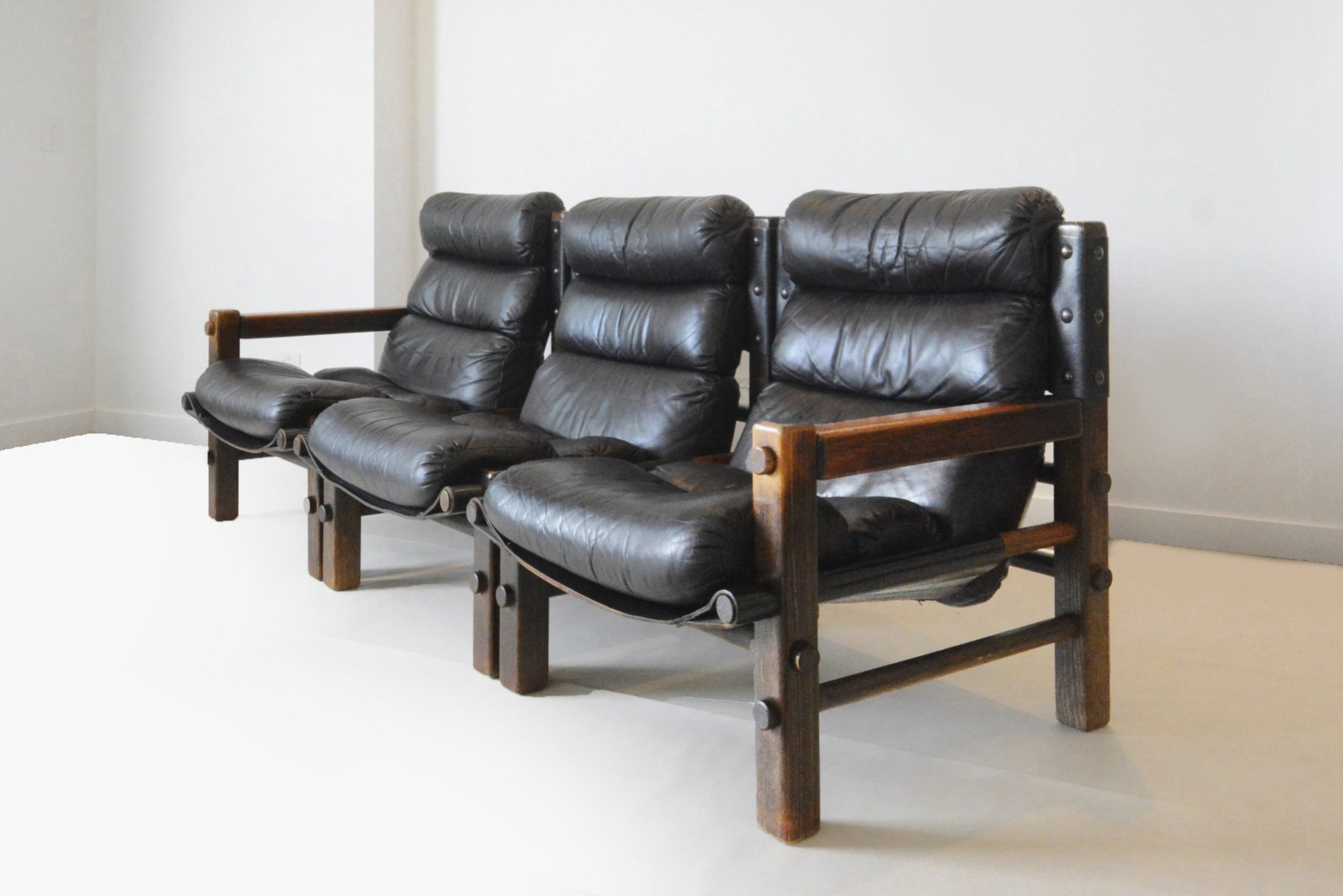 _archibald-nore-norman-vintage-leather-lounge-suite-sofa-chairs-tessa-era (2)