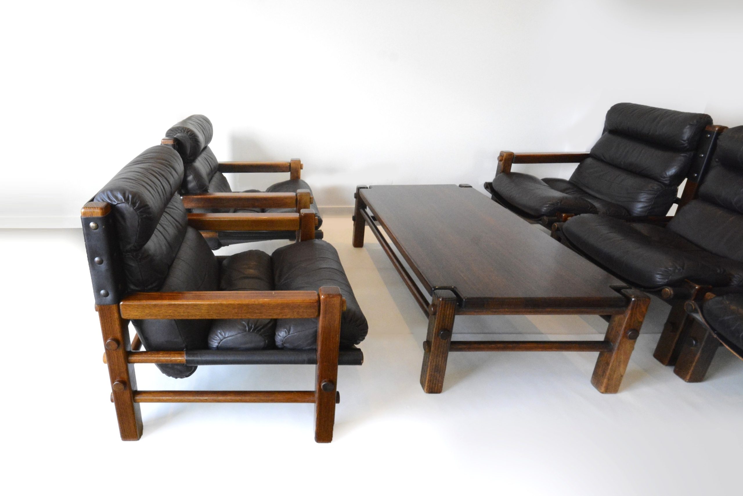 _archibald-nore-norman-vintage-leather-lounge-suite-sofa-chairs-tessa-era (3)