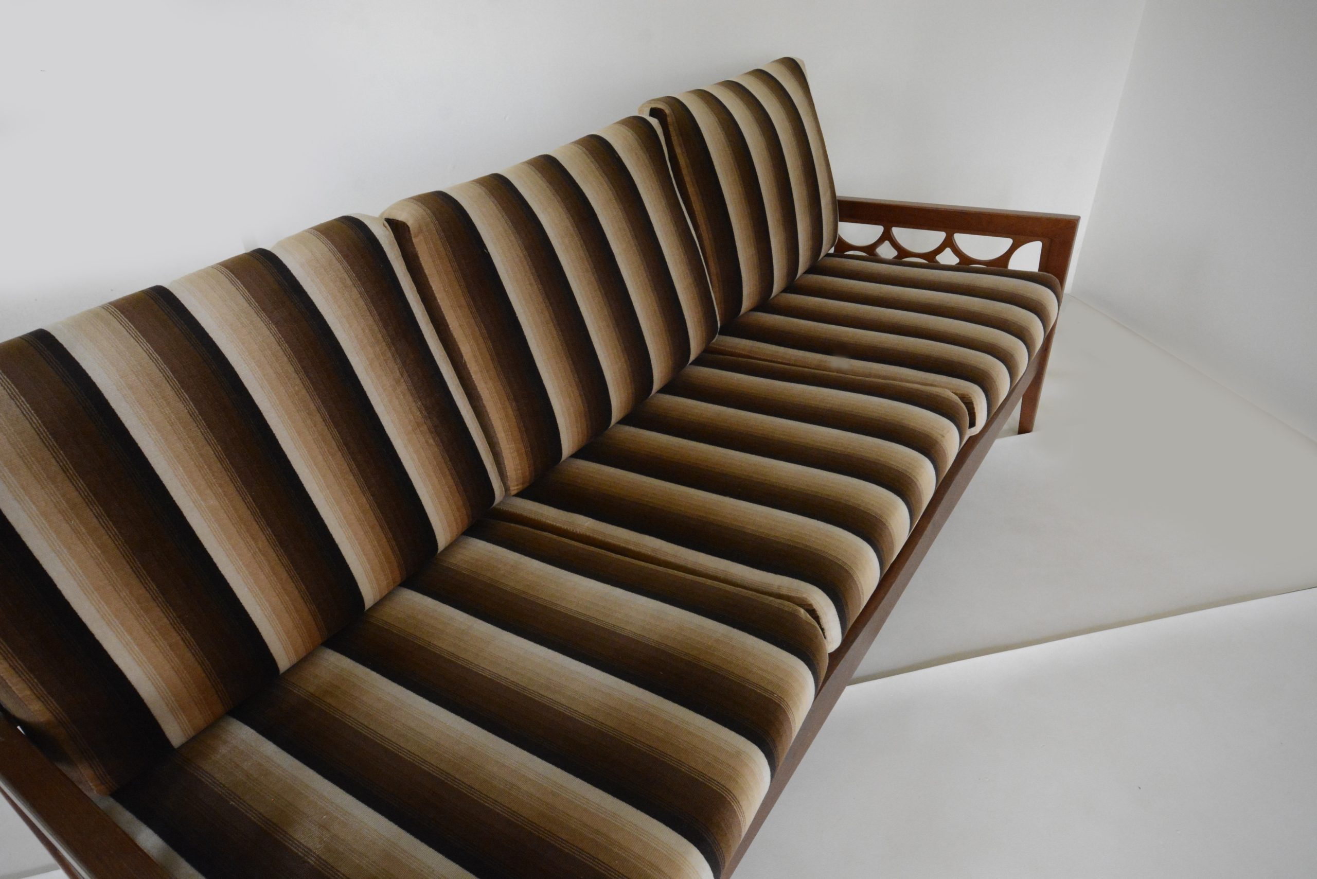 avalon-lounge-suite-chairs-sofa-couch-vintage-parker-danish-tessa-era (8)