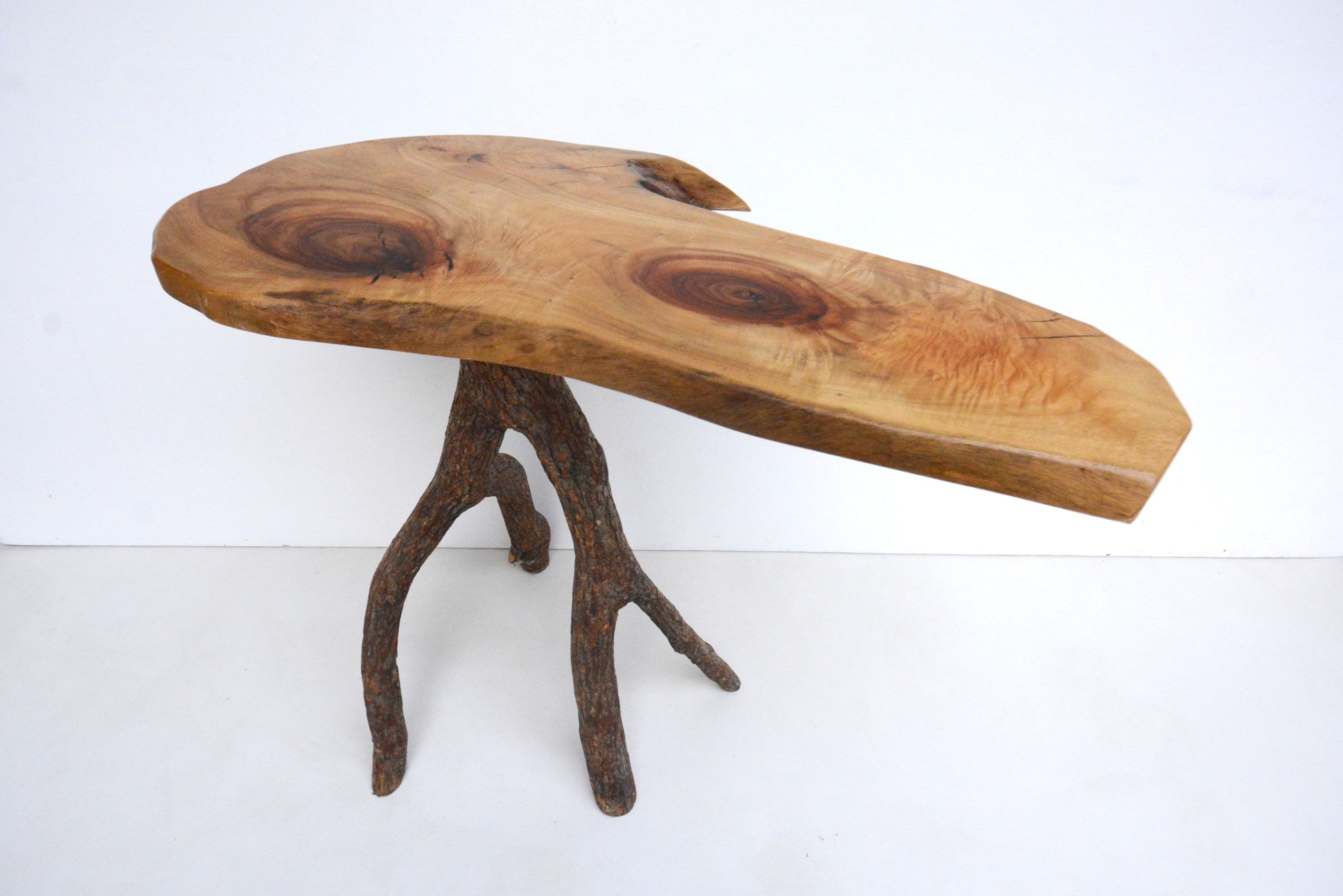 camphor-laurel-hall-table-computer-desk-designer-timber-furniture (4)