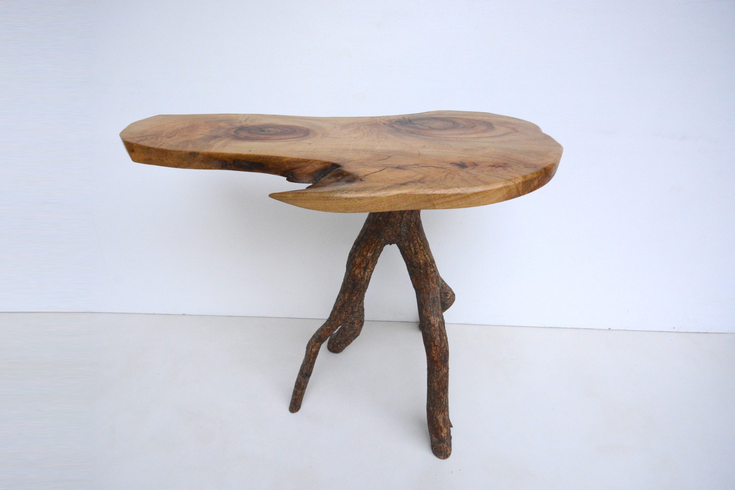 camphor-laurel-hall-table-computer-desk-designer-timber-furniture (5)