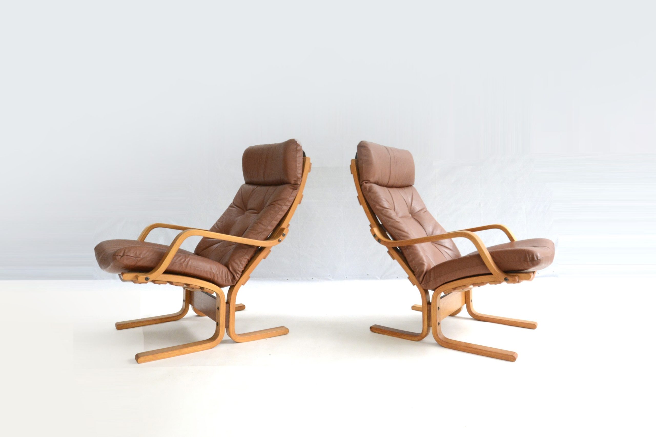 danish-deluxe-pair-easy-chairs-westnofa-tessa-era-vintage-lounge-armchairs (3)