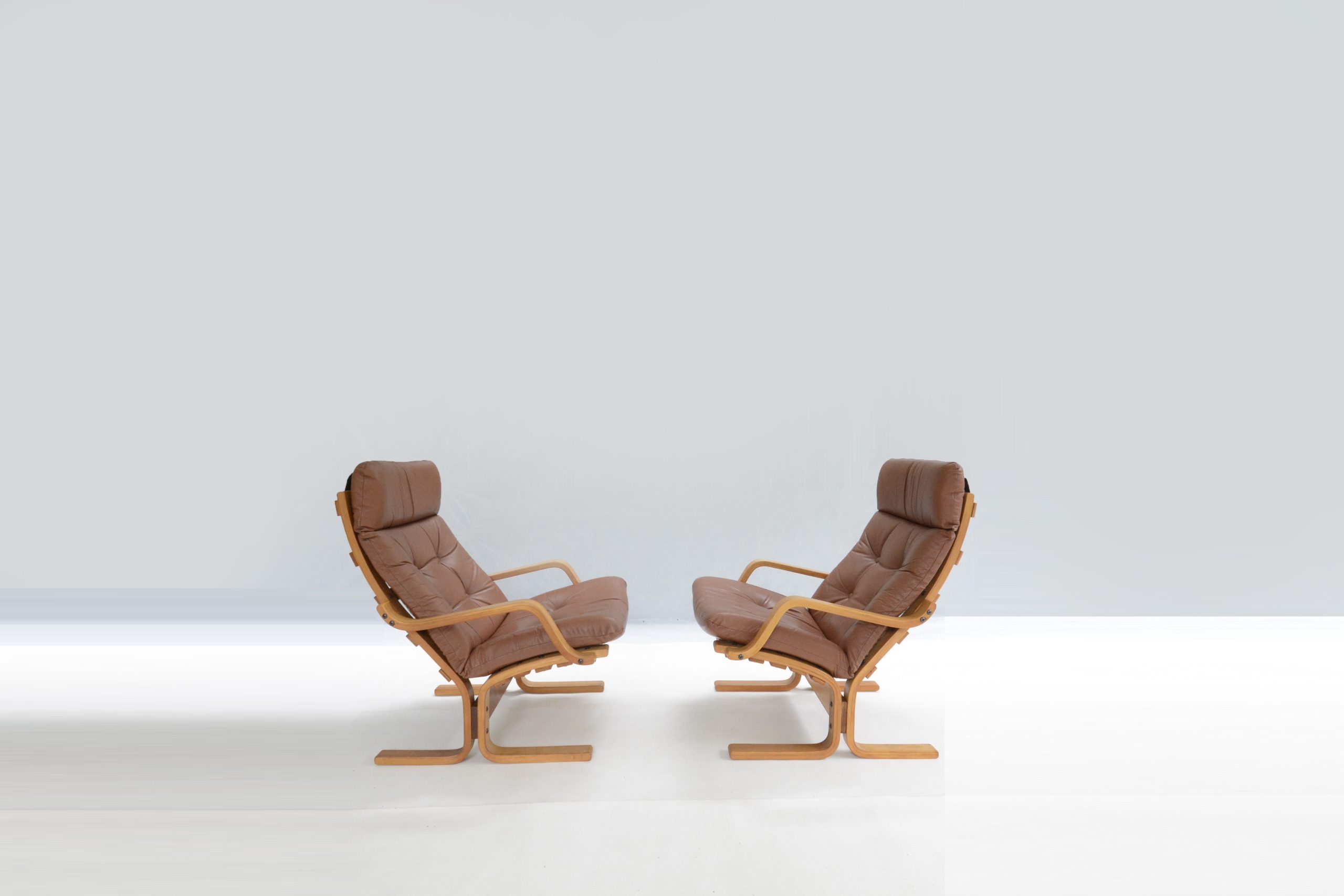 danish-deluxe-pair-easy-chairs-westnofa-tessa-era-vintage-lounge-armchairs (7)