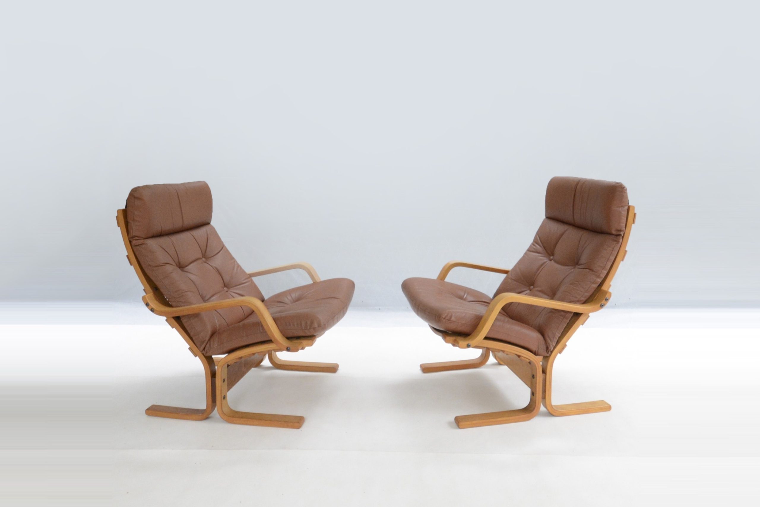 danish-deluxe-pair-easy-chairs-westnofa-tessa-era-vintage-lounge-armchairs (8)