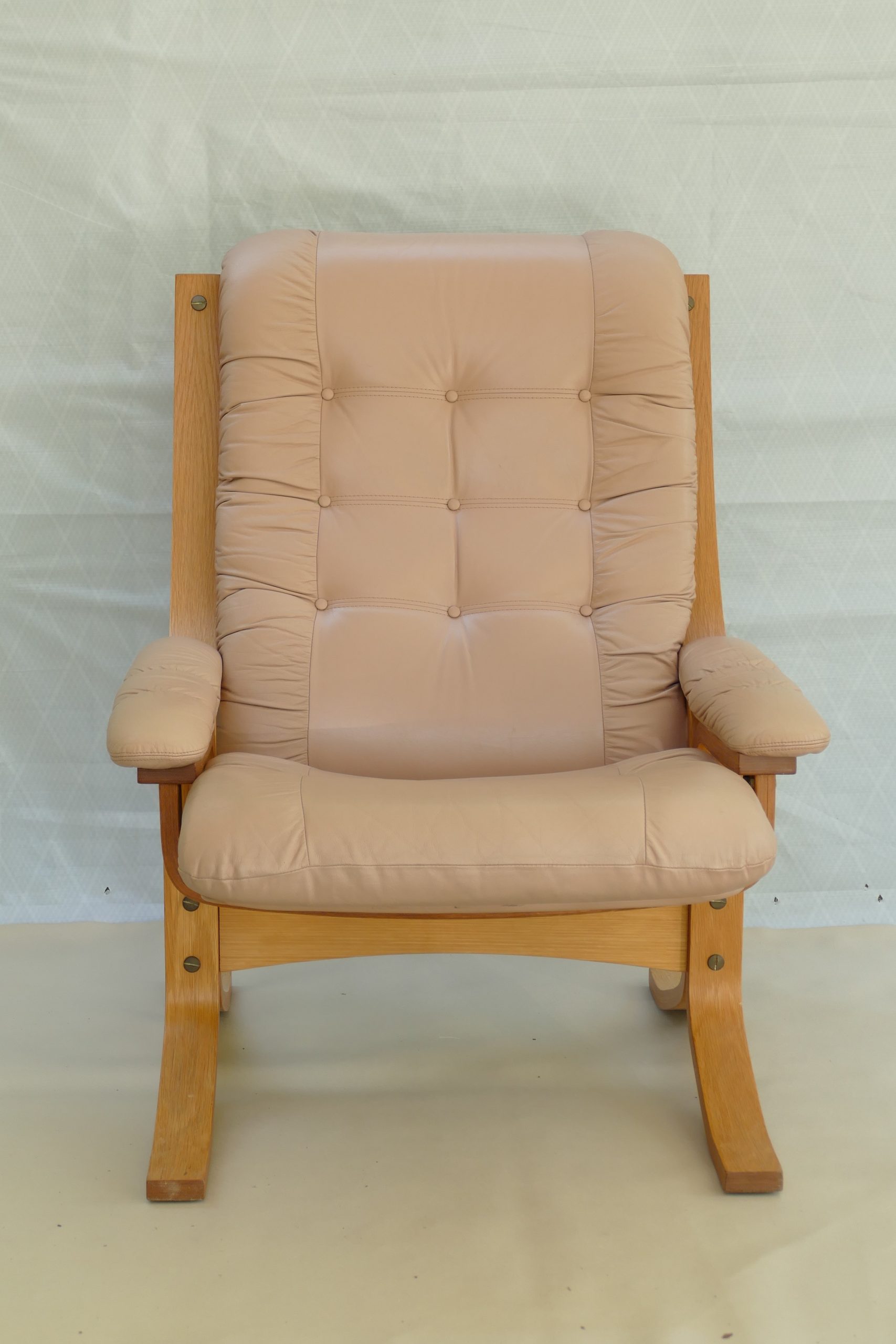danish-deluxe-vintage-leather-lounge-chair-footstool-retro-westnofa-era (12)