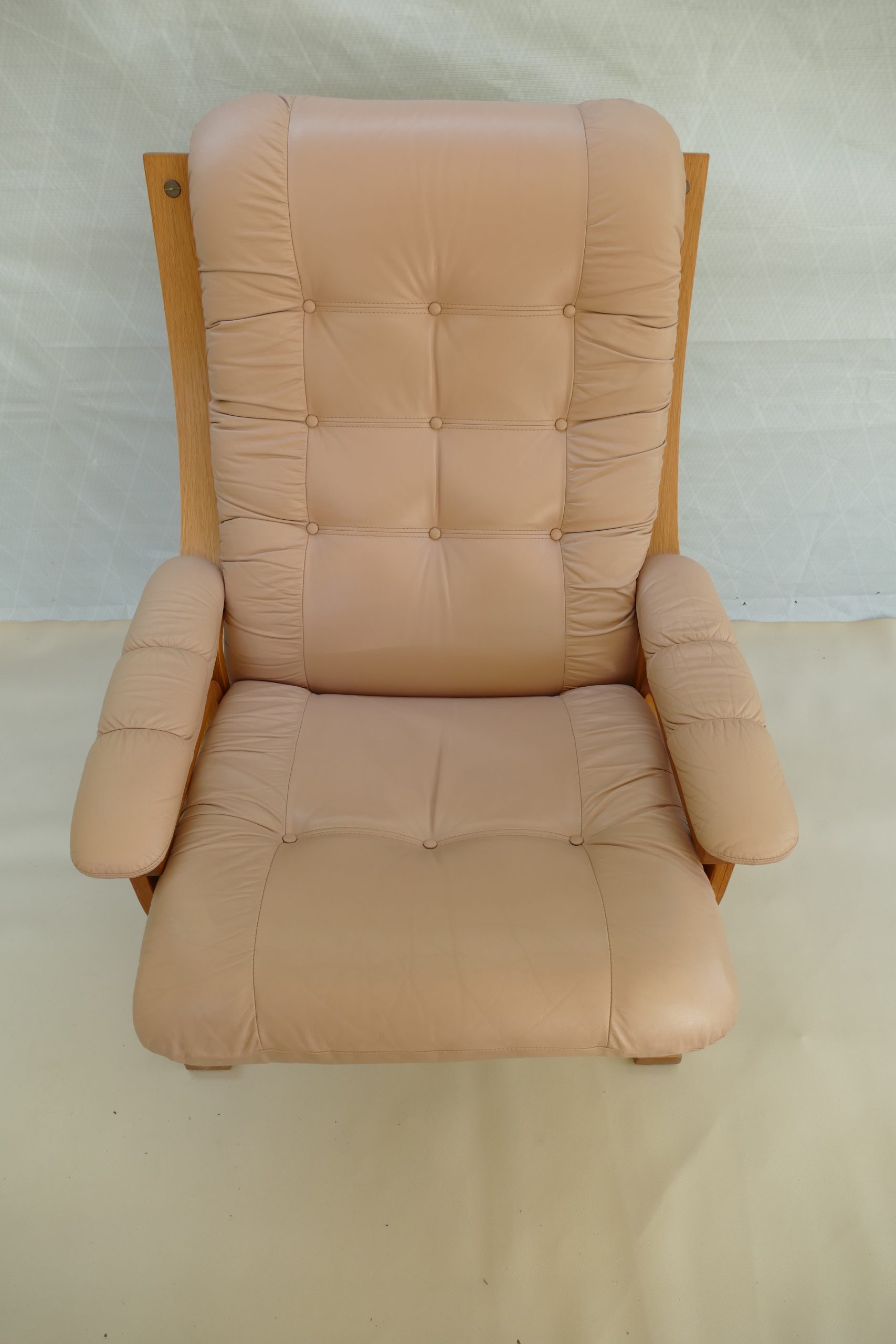 danish-deluxe-vintage-leather-lounge-chair-footstool-retro-westnofa-era (13)