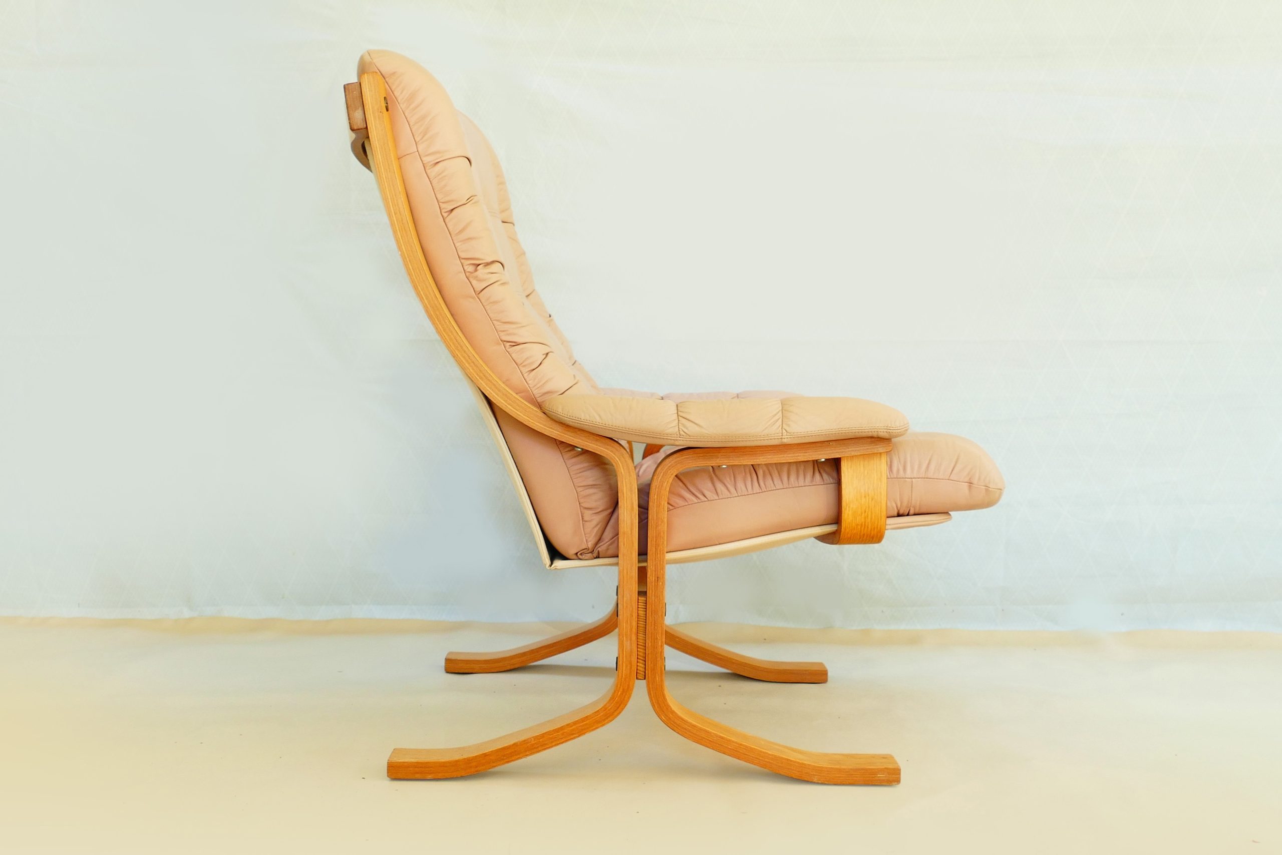 danish-deluxe-vintage-leather-lounge-chair-footstool-retro-westnofa-era (3)