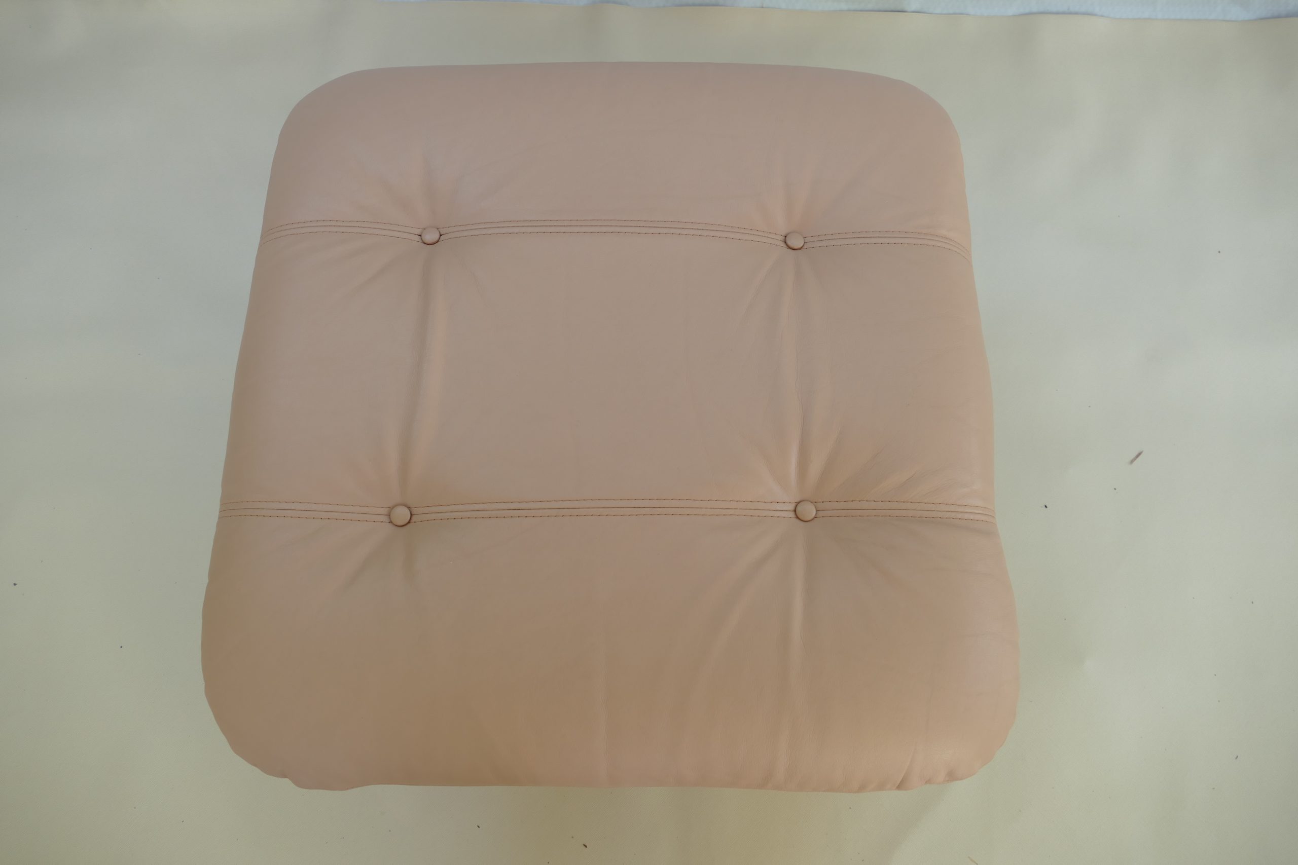 danish-deluxe-vintage-leather-lounge-chair-footstool-retro-westnofa-era (4)