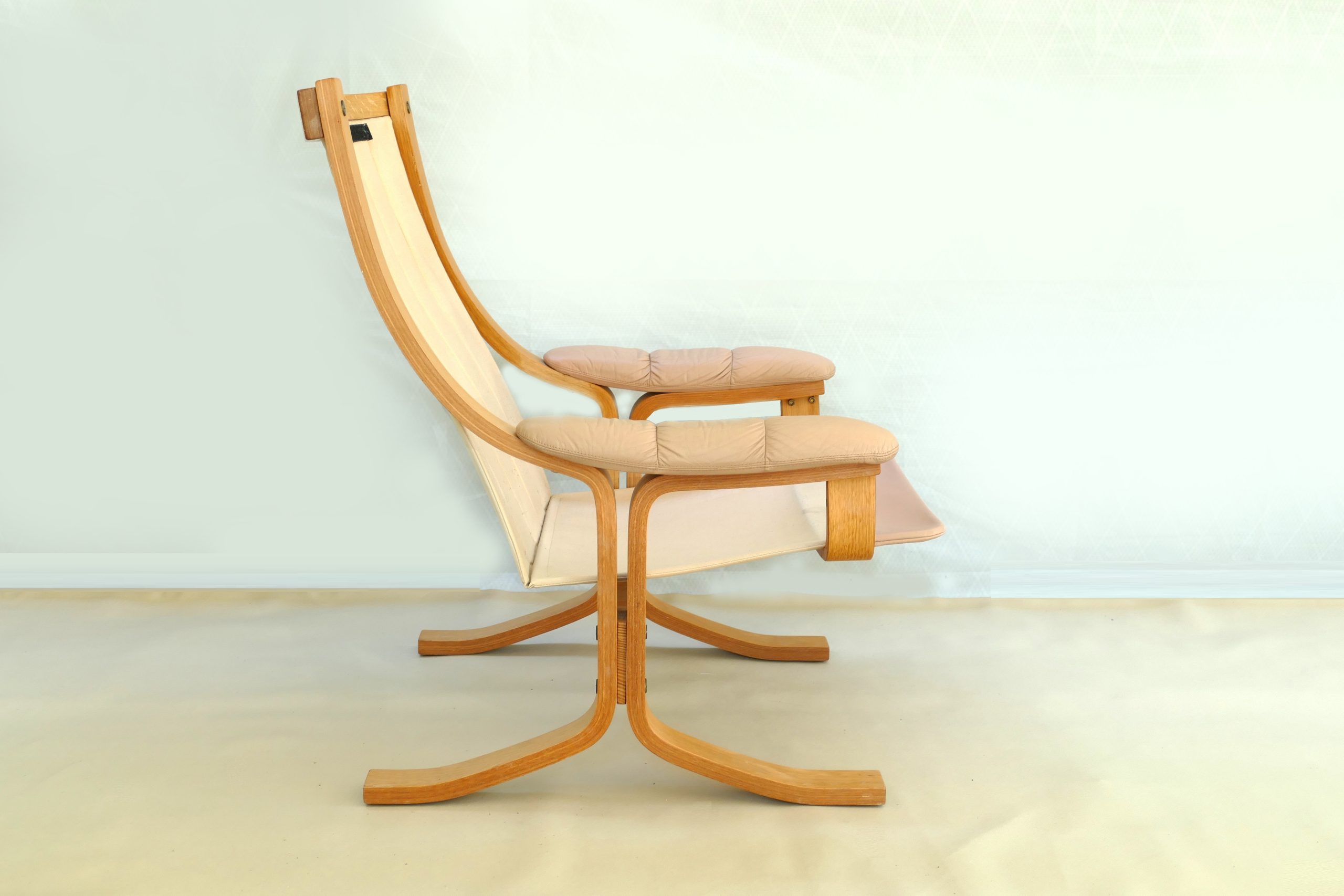 danish-deluxe-vintage-leather-lounge-chair-footstool-retro-westnofa-era (9)