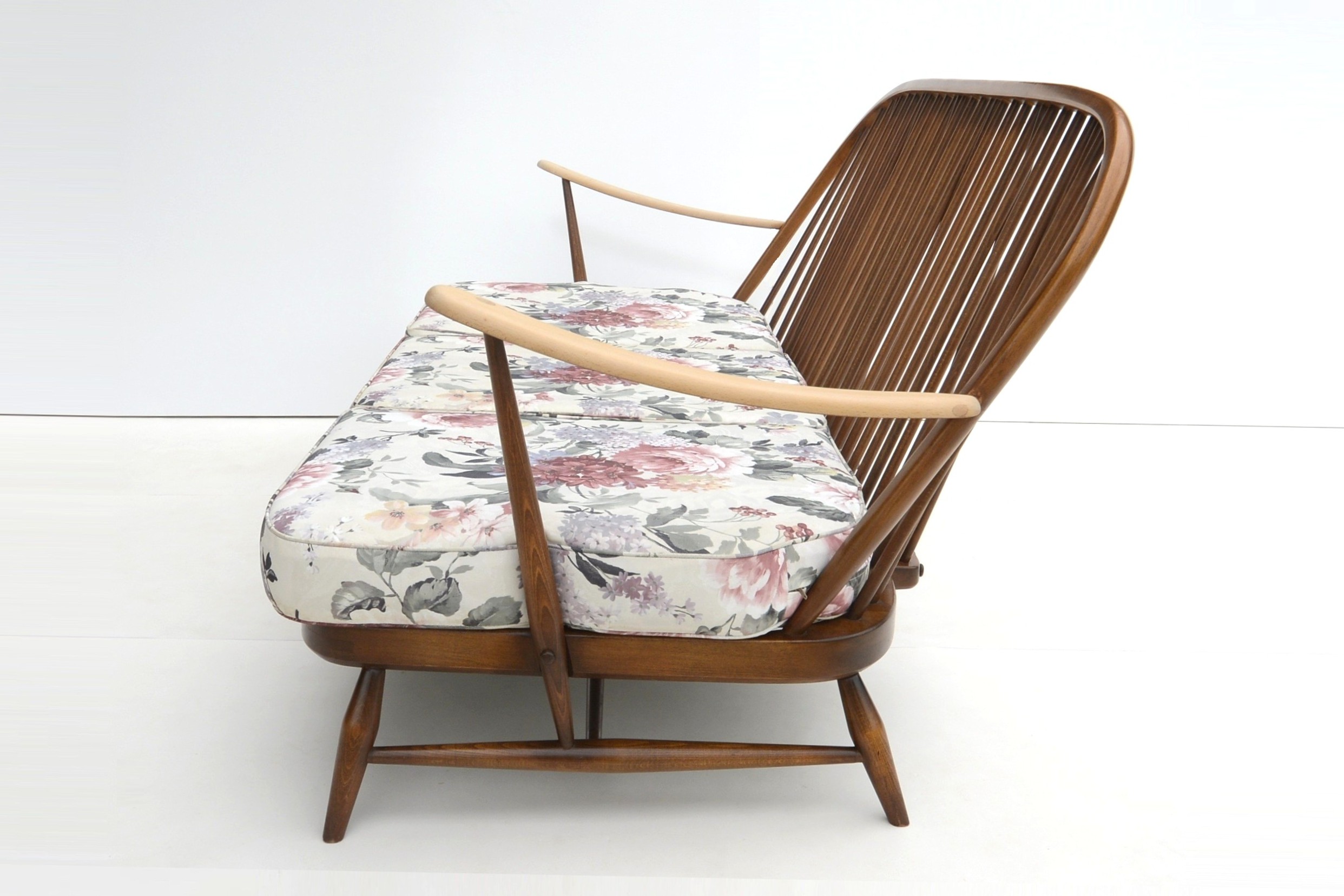 ercol-windsor-lounge-suite-vintage-retro-lounge-chairs-sofa-danish-parker-era (10)