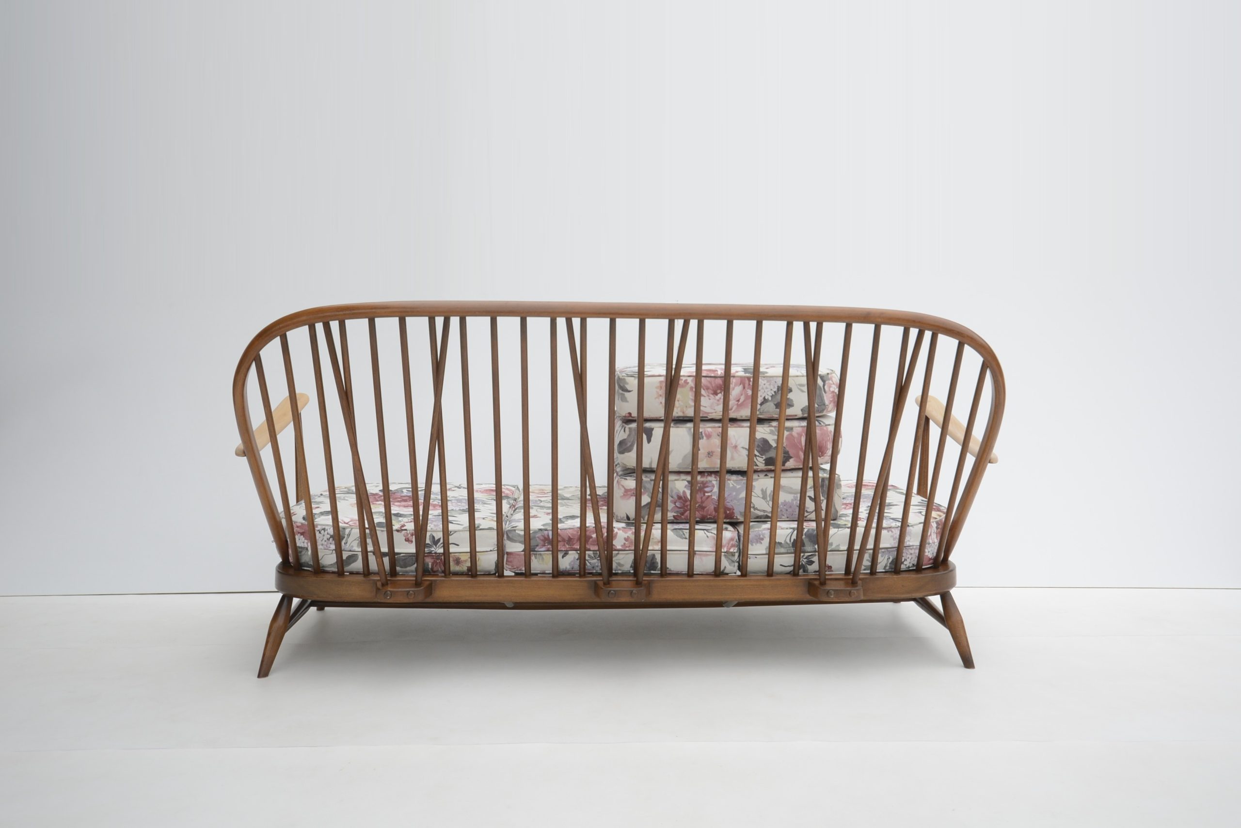 ercol-windsor-lounge-suite-vintage-retro-lounge-chairs-sofa-danish-parker-era (7)
