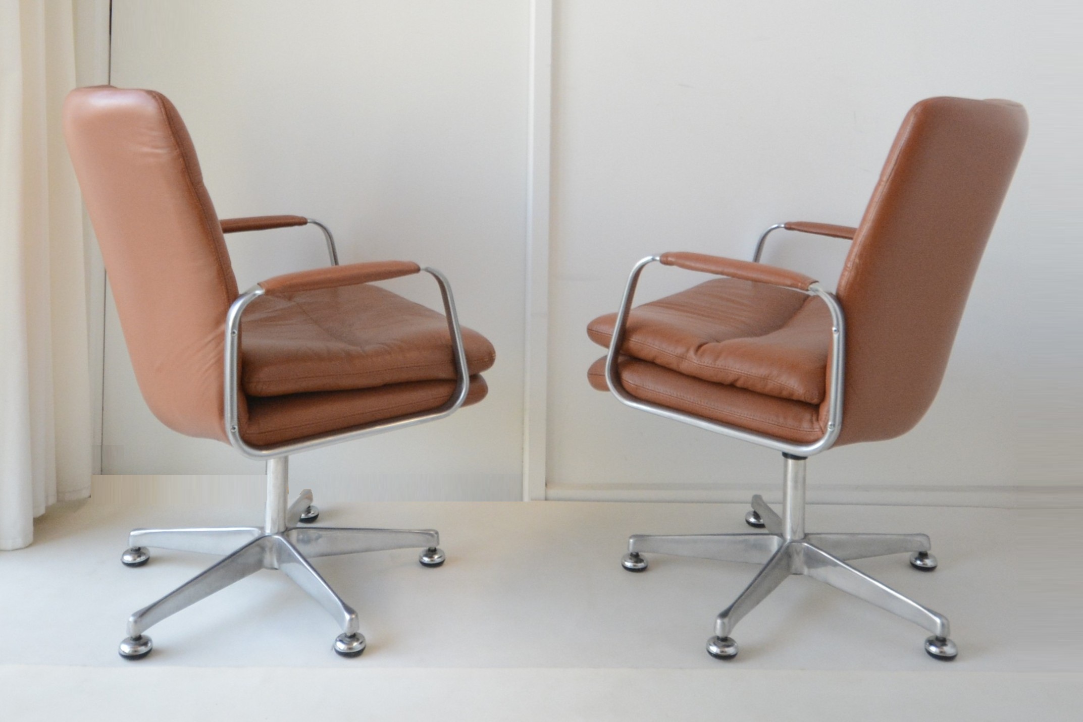framac-designer-vintage-office-swivel-chair-eames-aluminium-group (6)