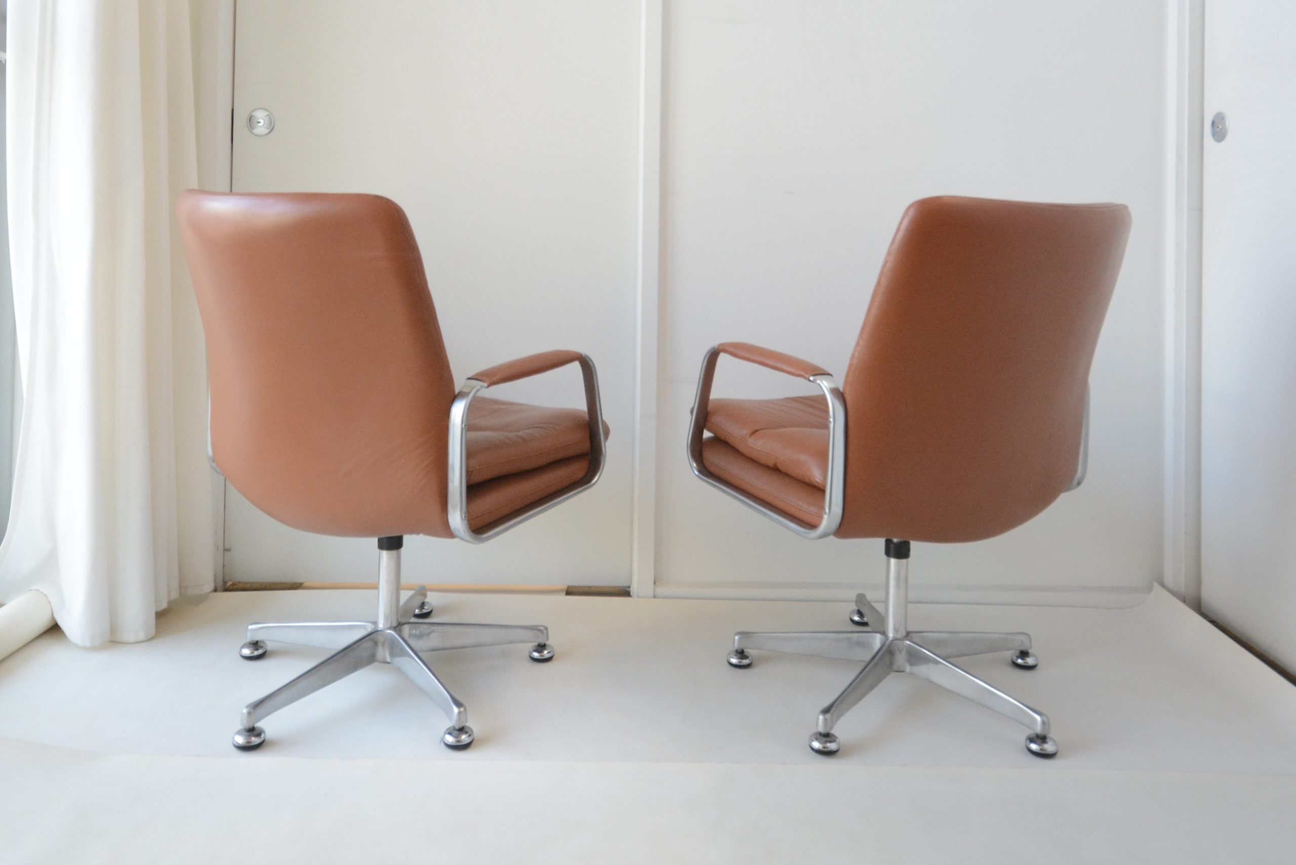 framac-designer-vintage-office-swivel-chair-eames-aluminium-group (8)
