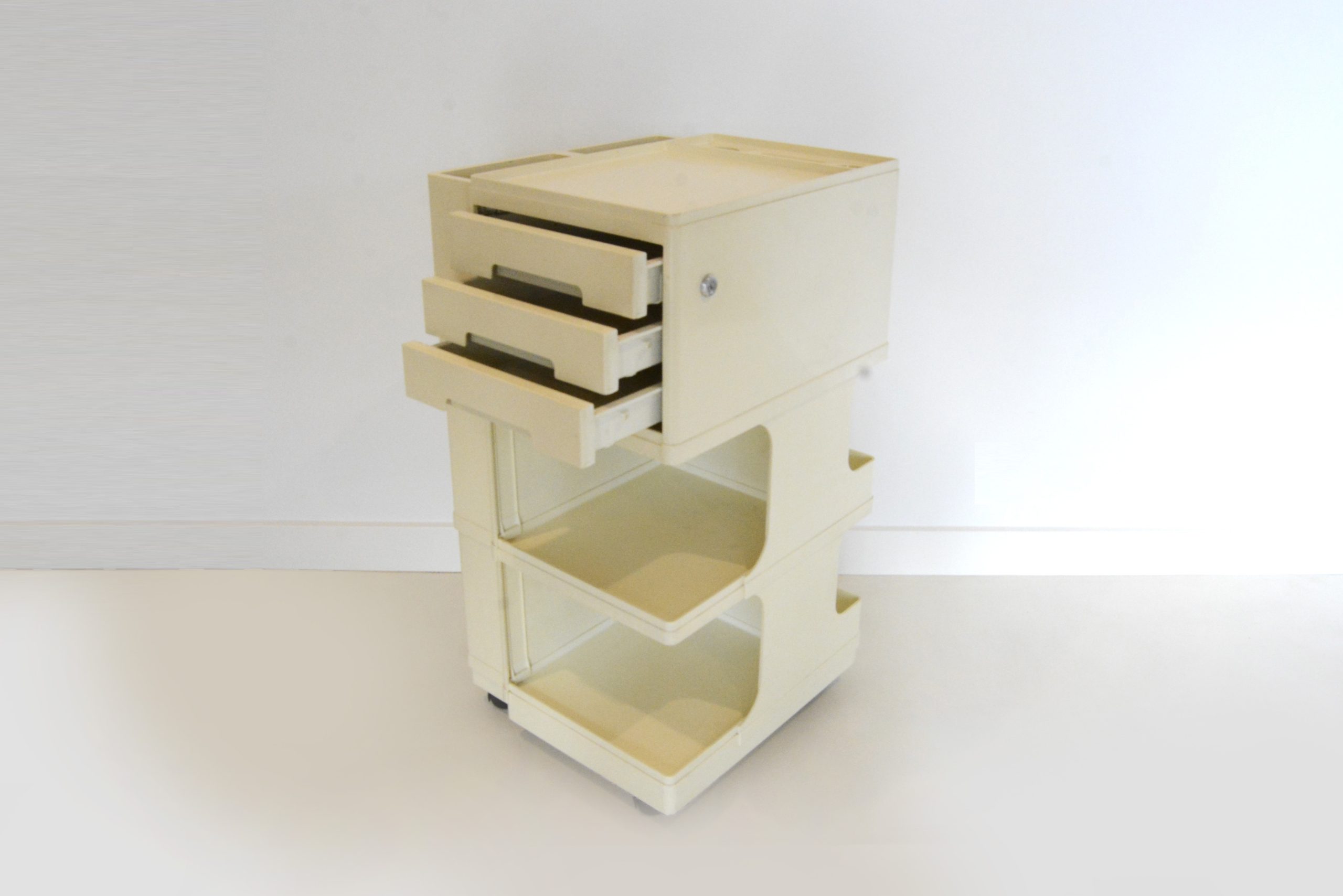 giovanni-pelis-stile-neolt-kartell-era-space-furniture-storage-trolley-drawers (2)