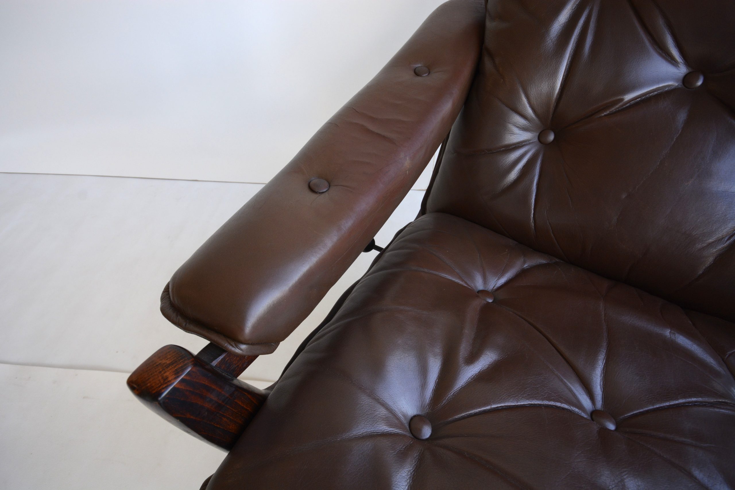 lied-mobler-soda-galvano-norway-swivel-recliner-chairs-vintage (22)