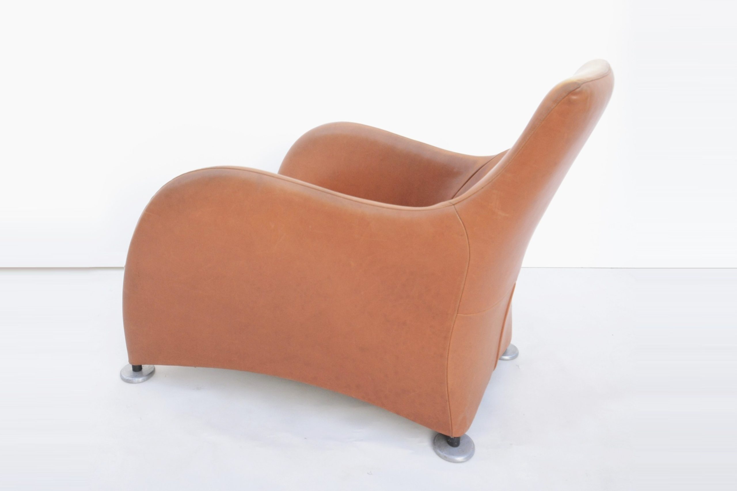 montis-holland-gerard-van-den-Berg-1980s-cognac-leather-designer-b-b-italia-era