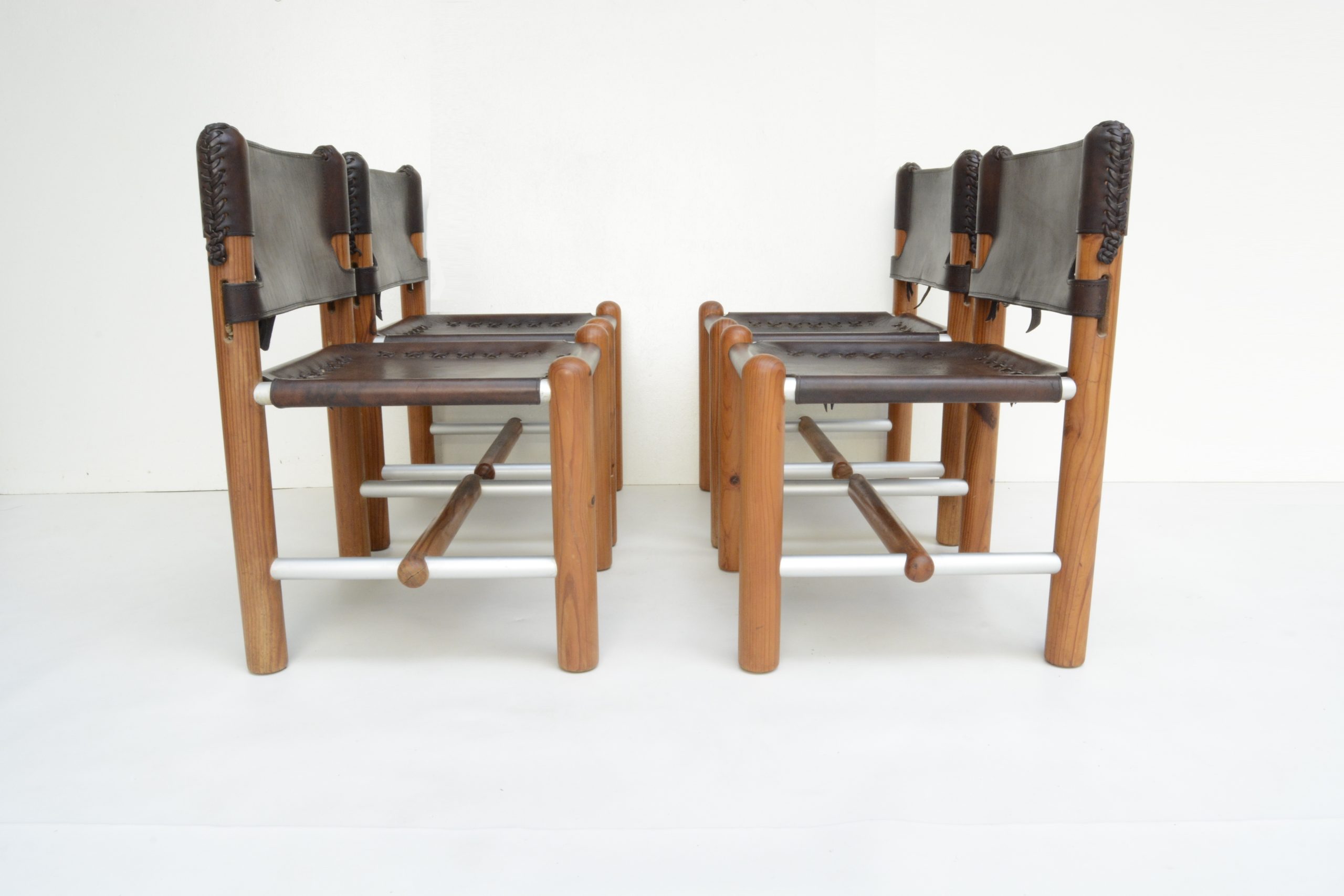 robert-dunlop-dining-suite-leather-australian-designer-chairs-table-furniture (30)