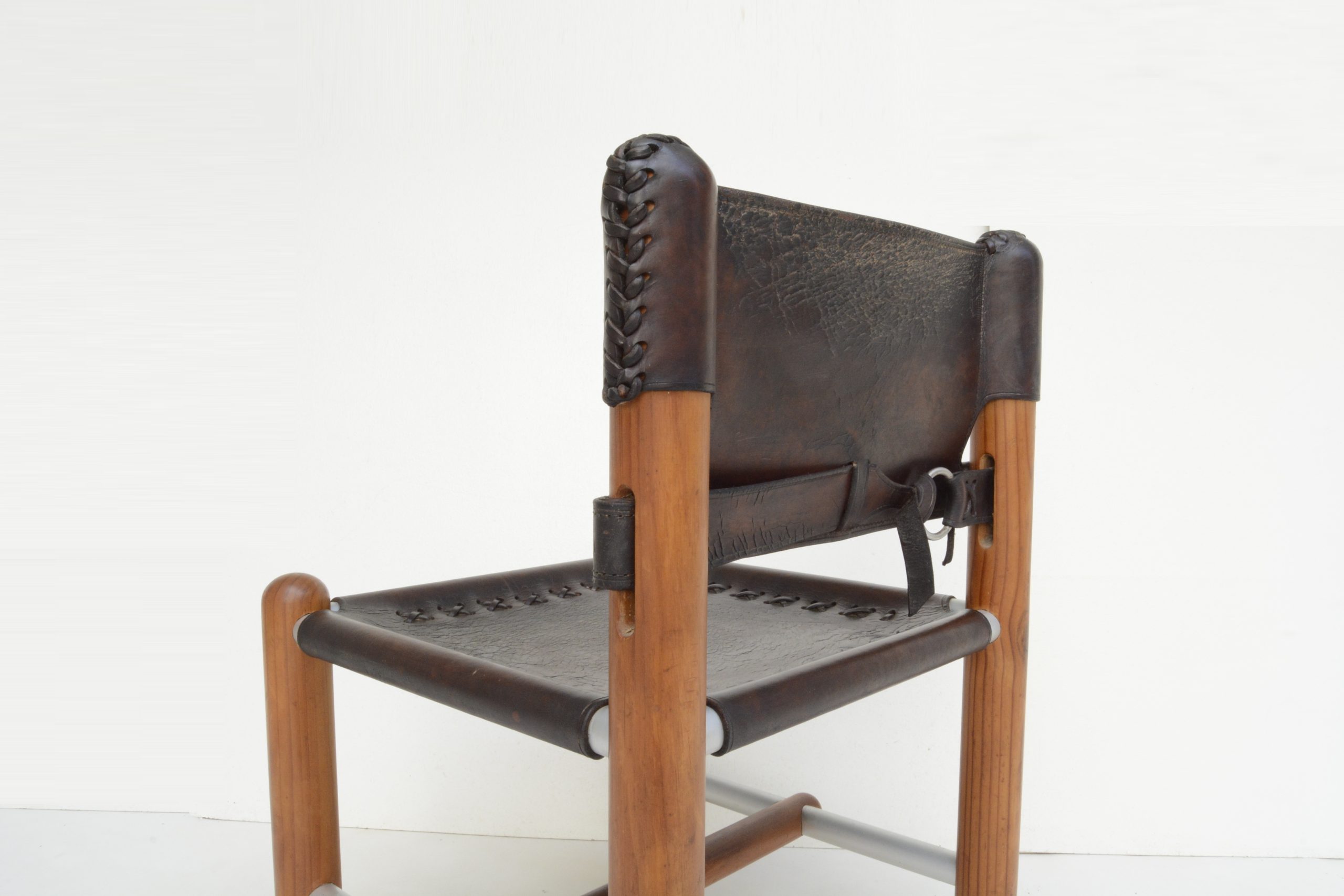 robert-dunlop-dining-suite-leather-australian-designer-chairs-table-furniture (39)