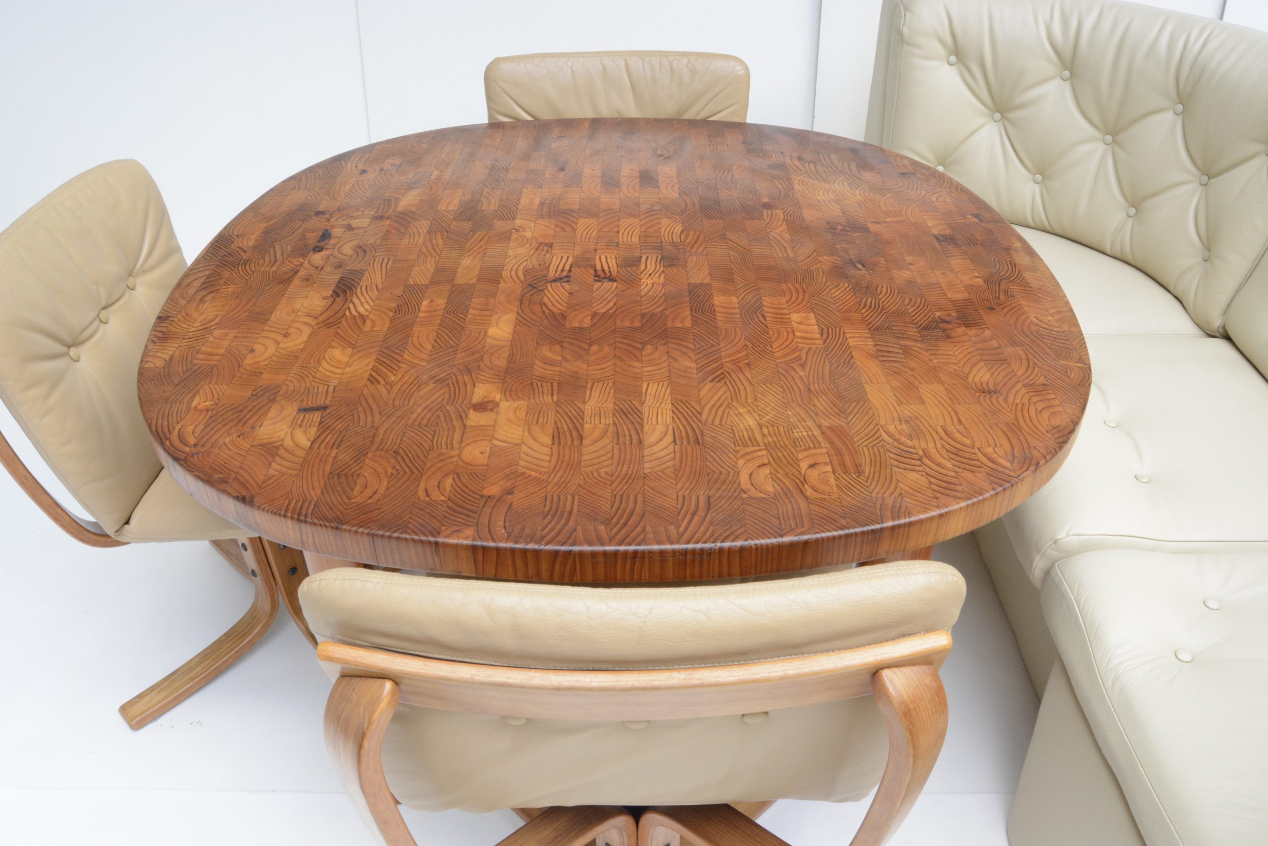 robert-dunlop-dining-suite-leather-australian-designer-chairs-table-furniture (5)