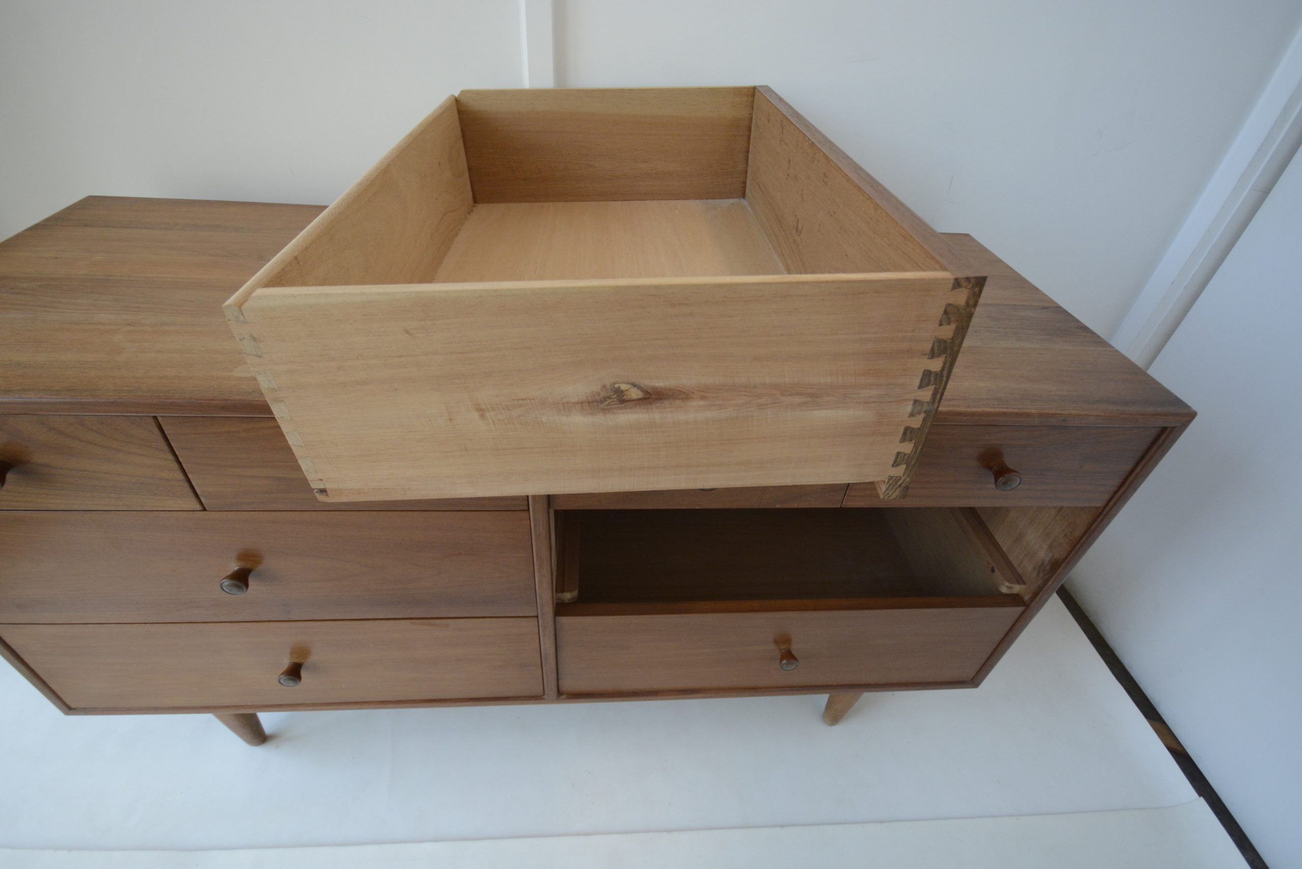tasmanian-myrtle-lowboy-chest-drawers-1950's-myer-heritage-era (1 (9)