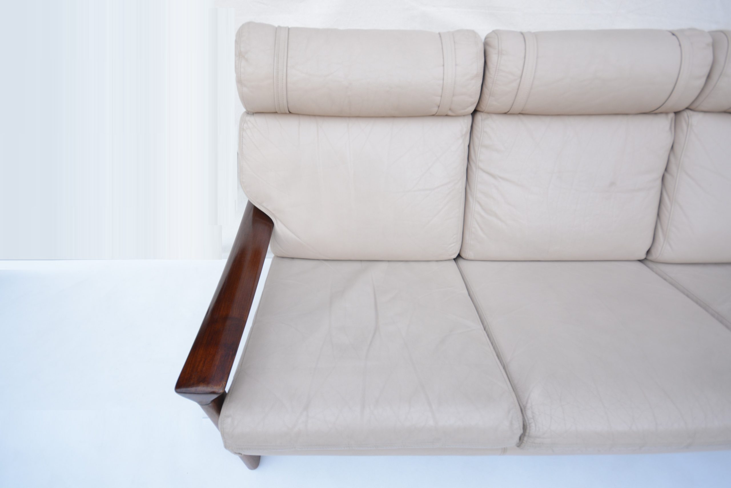 tessa-21-t21-lounge-suite-sofa-swivel-chairs-leather-vintage-danish-era (11)
