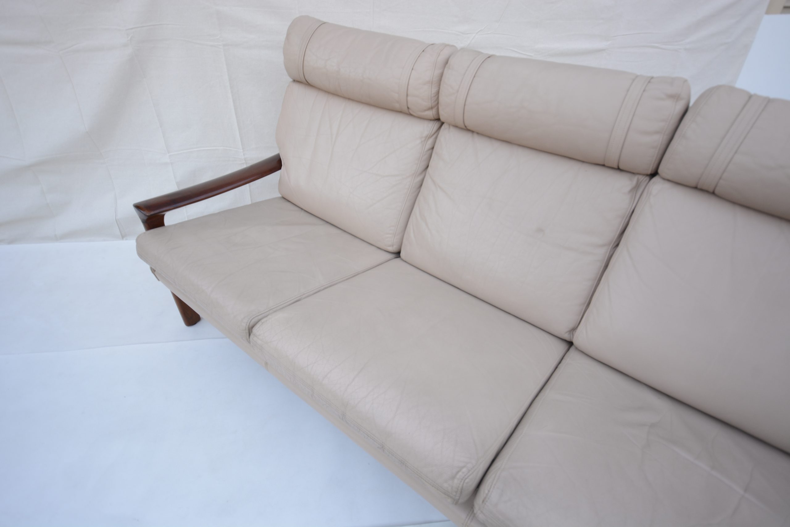 tessa-21-t21-lounge-suite-sofa-swivel-chairs-leather-vintage-danish-era (14)