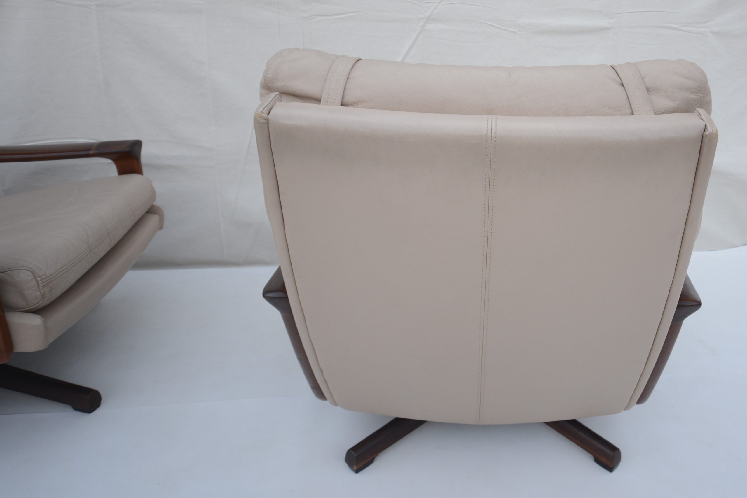 tessa-21-t21-lounge-suite-sofa-swivel-chairs-leather-vintage-danish-era (29)