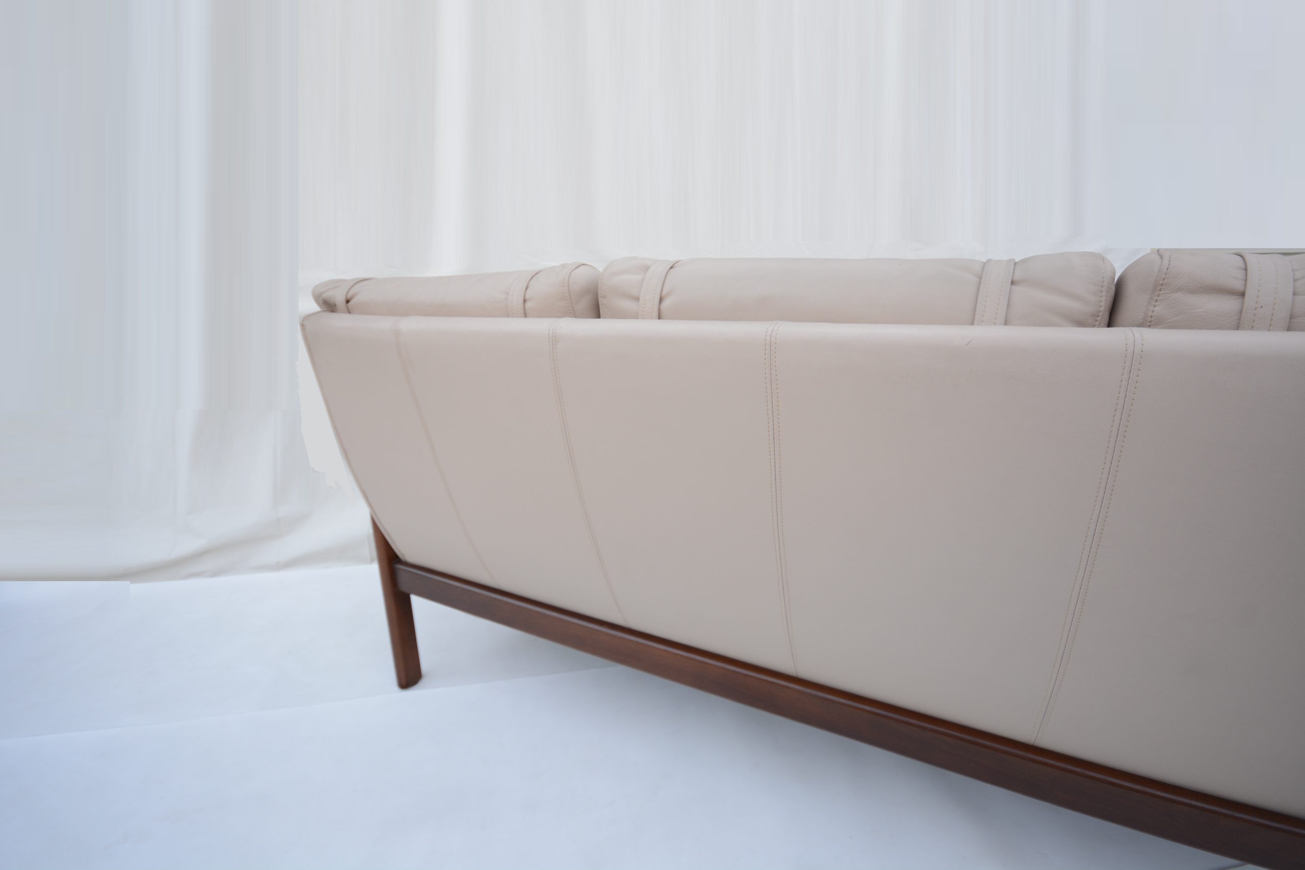 tessa-21-t21-lounge-suite-sofa-swivel-chairs-leather-vintage-danish-era (3)