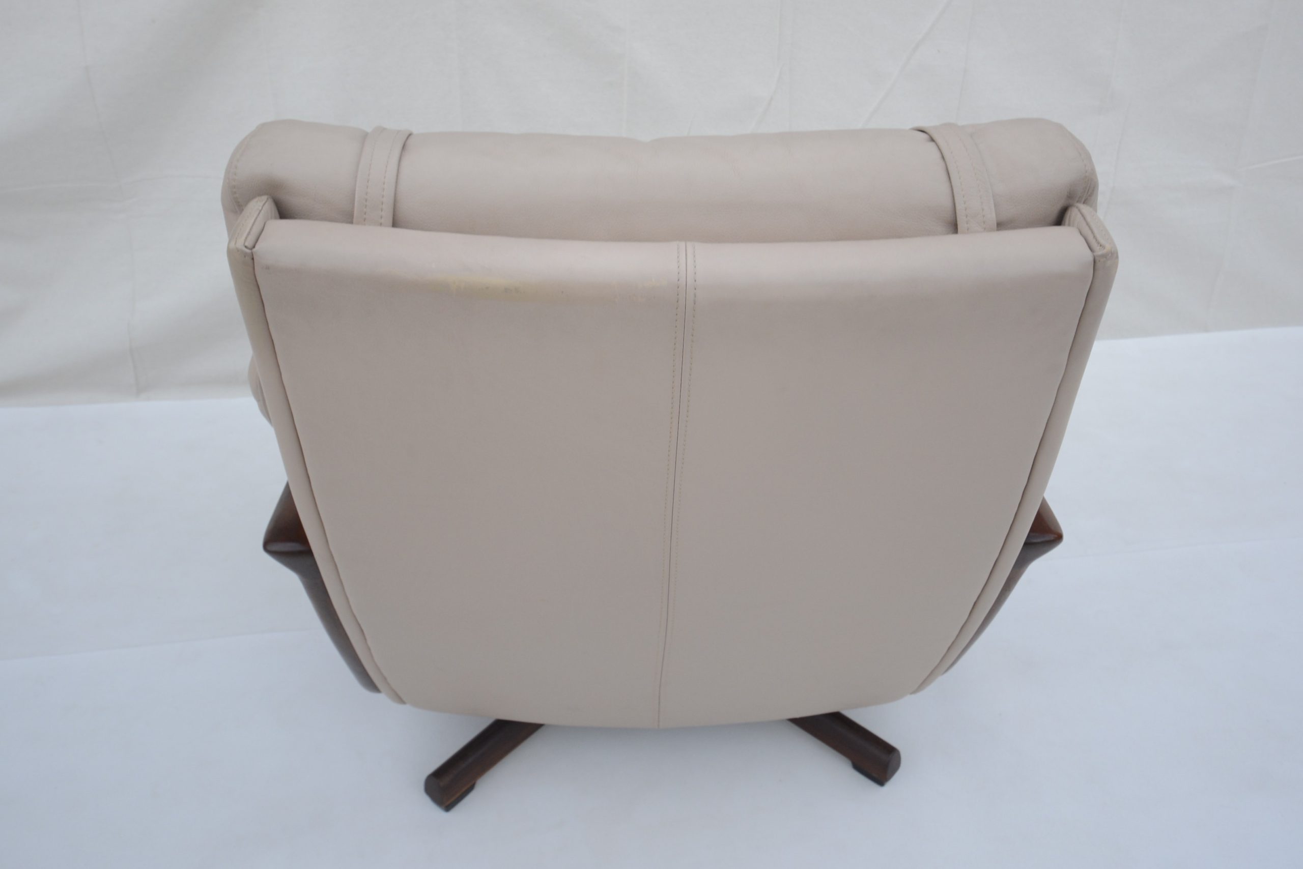 tessa-21-t21-lounge-suite-sofa-swivel-chairs-leather-vintage-danish-era (35)