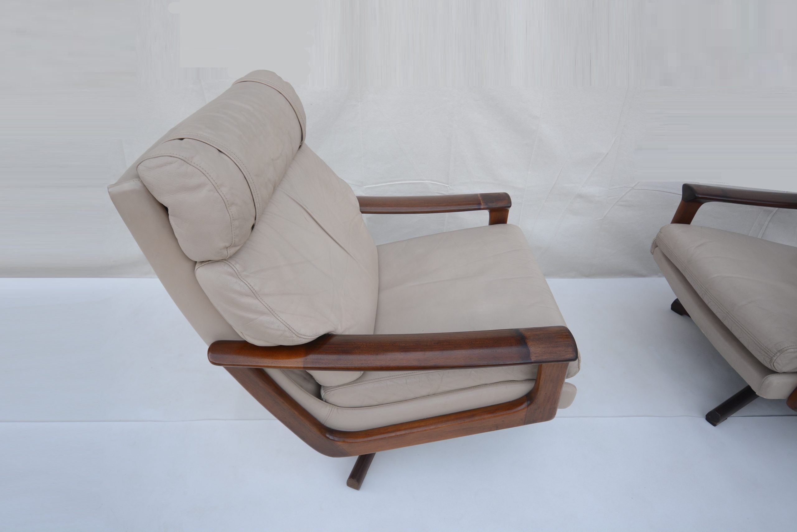tessa-21-t21-lounge-suite-sofa-swivel-chairs-leather-vintage-danish-era (4)N