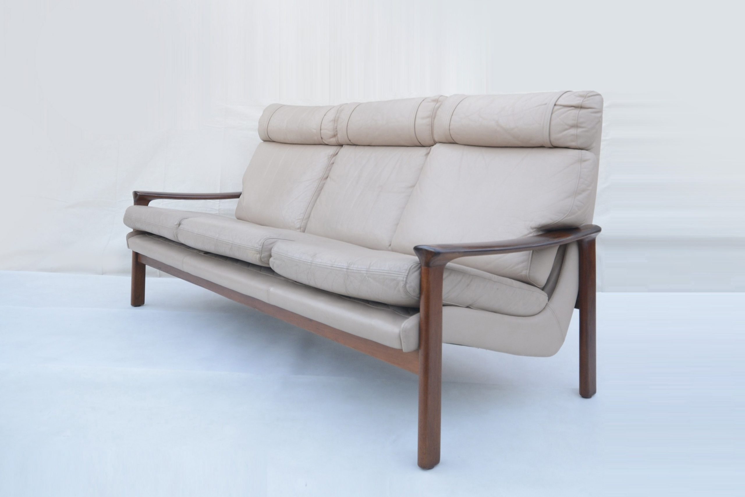 tessa-21-t21-lounge-suite-sofa-swivel-chairs-leather-vintage-danish-era (5)