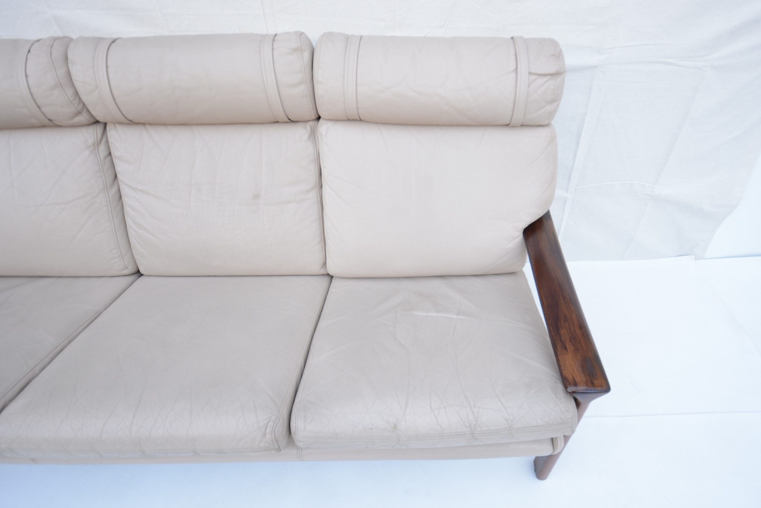 tessa-21-t21-lounge-suite-sofa-swivel-chairs-leather-vintage-danish-era (9)