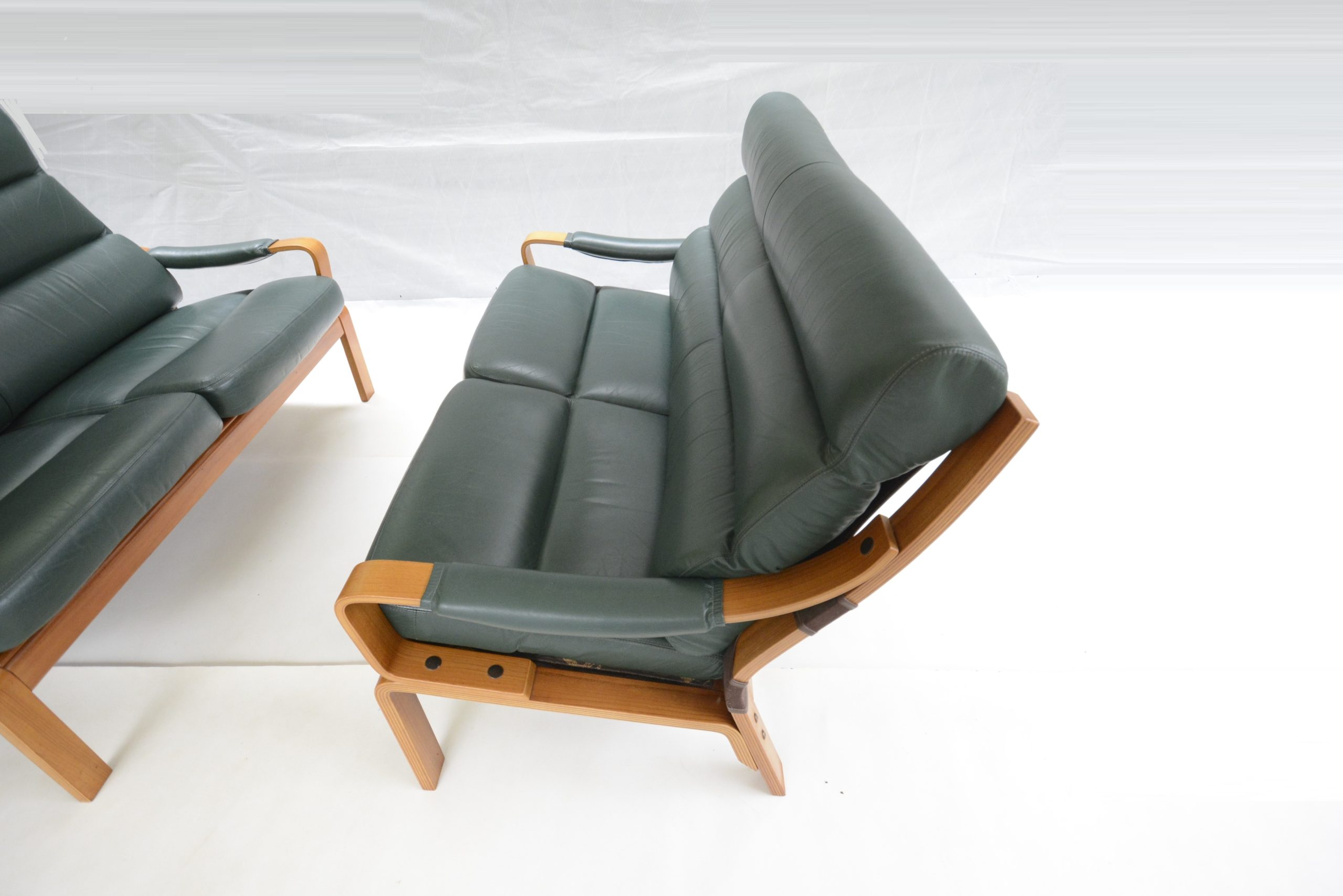 tessa-T6-lounge-suite-sofa-chairs-leather-vintage-parker-danish-era (13)