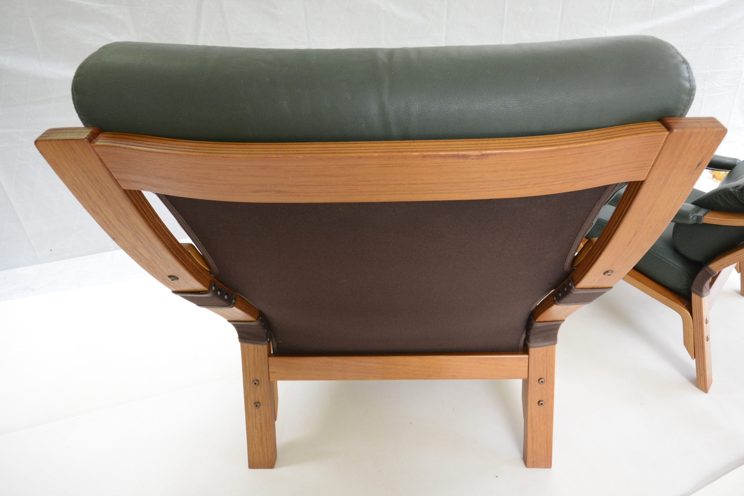 tessa-T6-lounge-suite-sofa-chairs-leather-vintage-parker-danish-era (23)