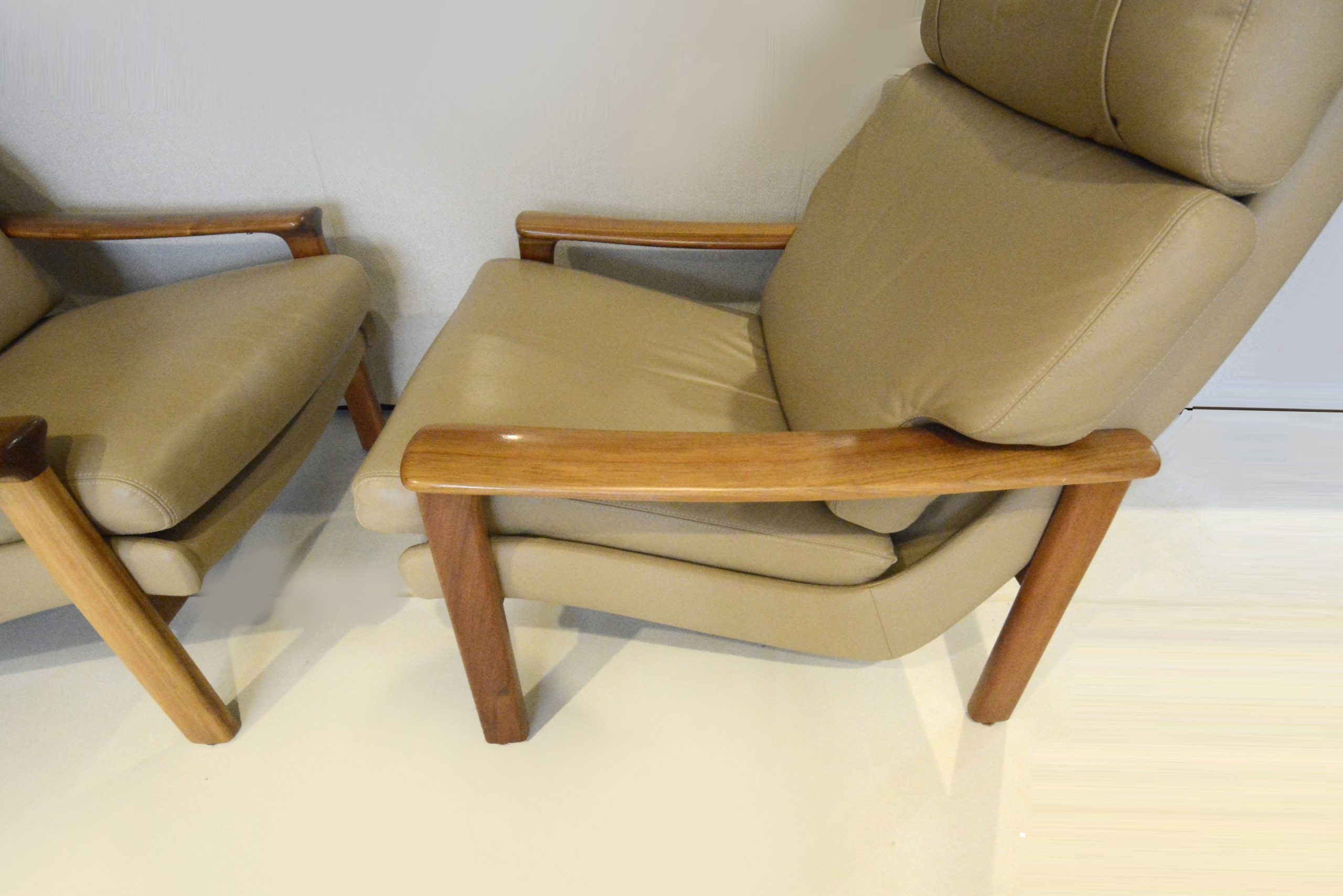 tessa-t21-vintage-australian-chairs-lounge-table-parker-danish-style (10)