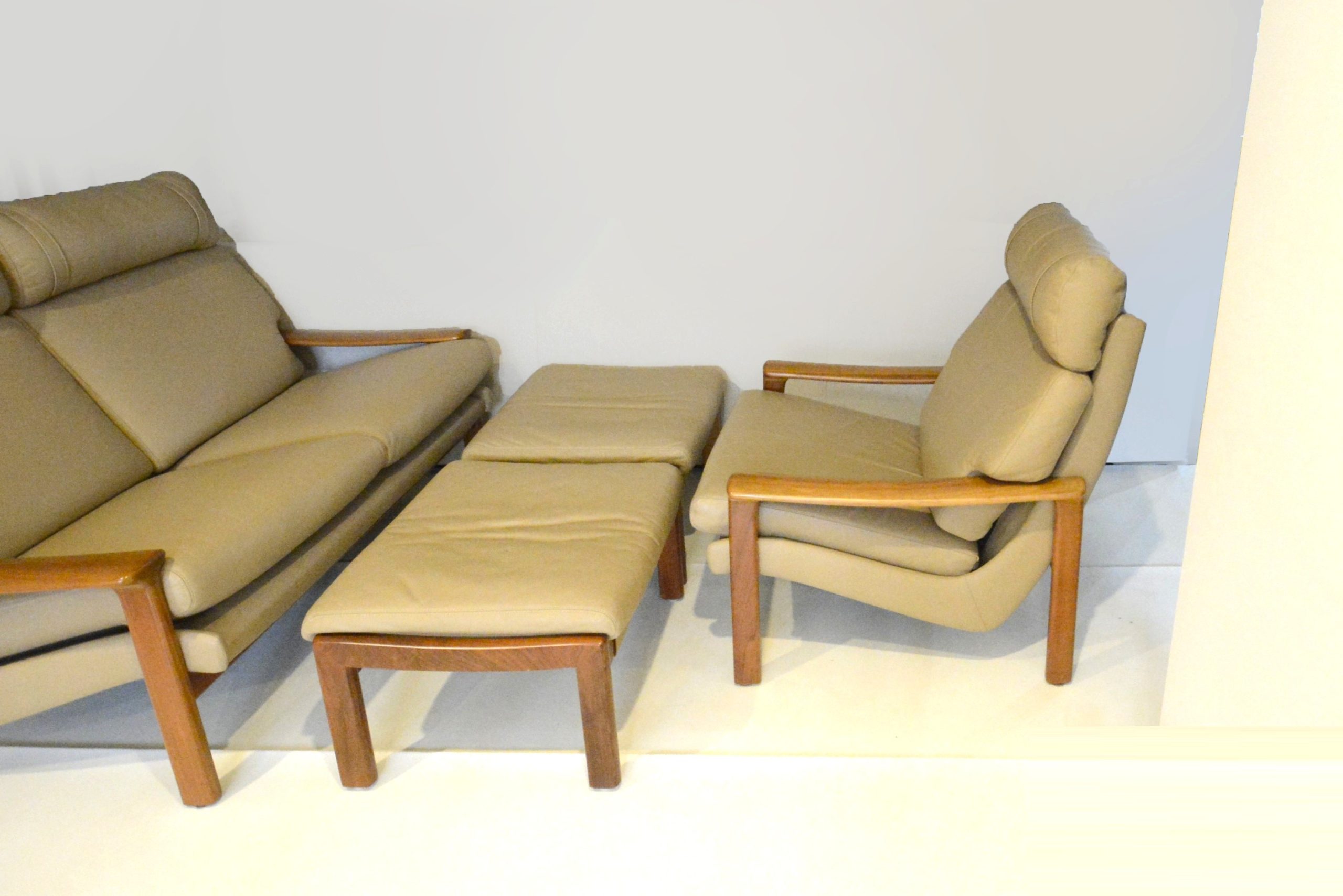 tessa-t21-vintage-australian-chairs-lounge-table-parker-danish-style (4)