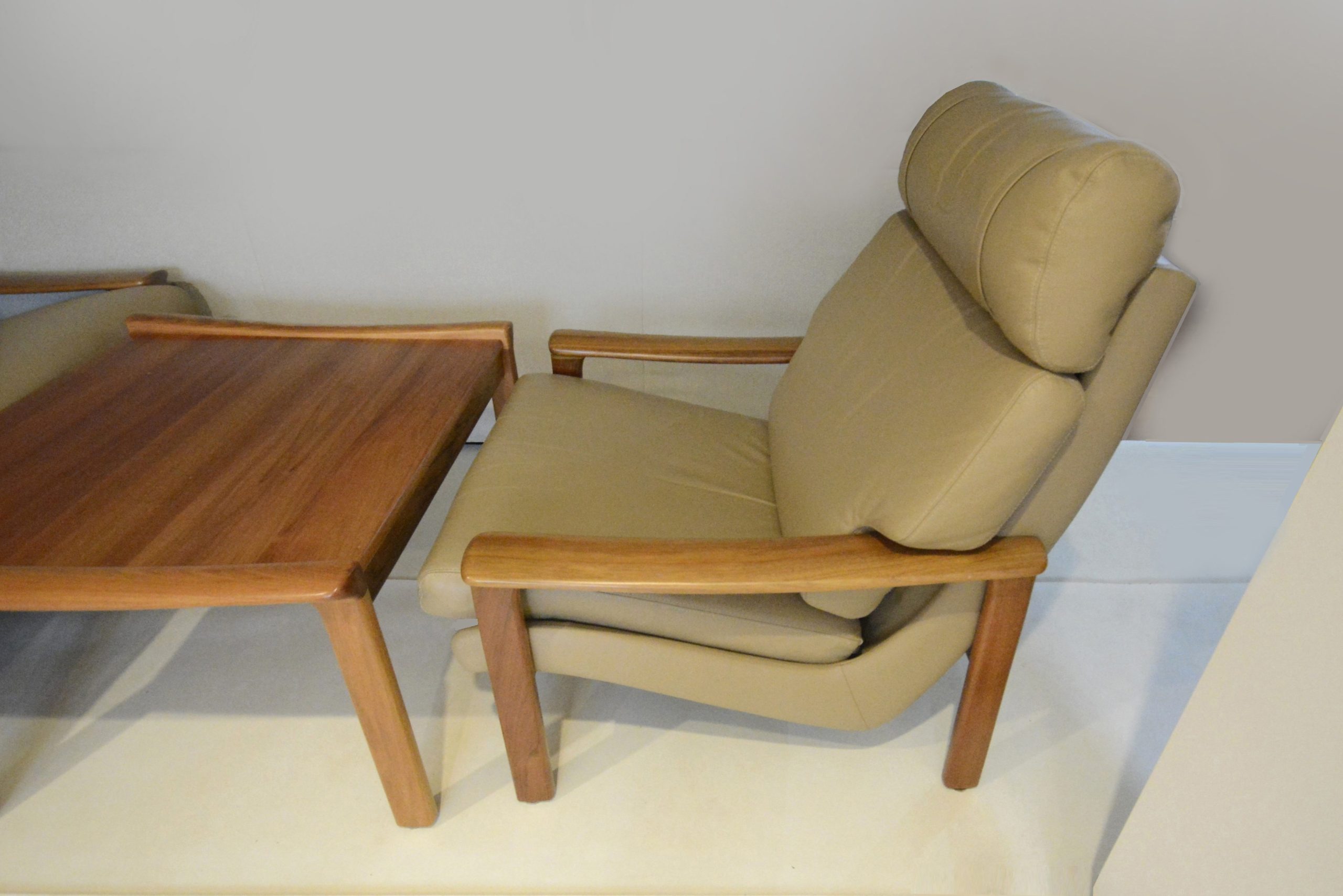 tessa-t21-vintage-australian-chairs-lounge-table-parker-danish-style (8)