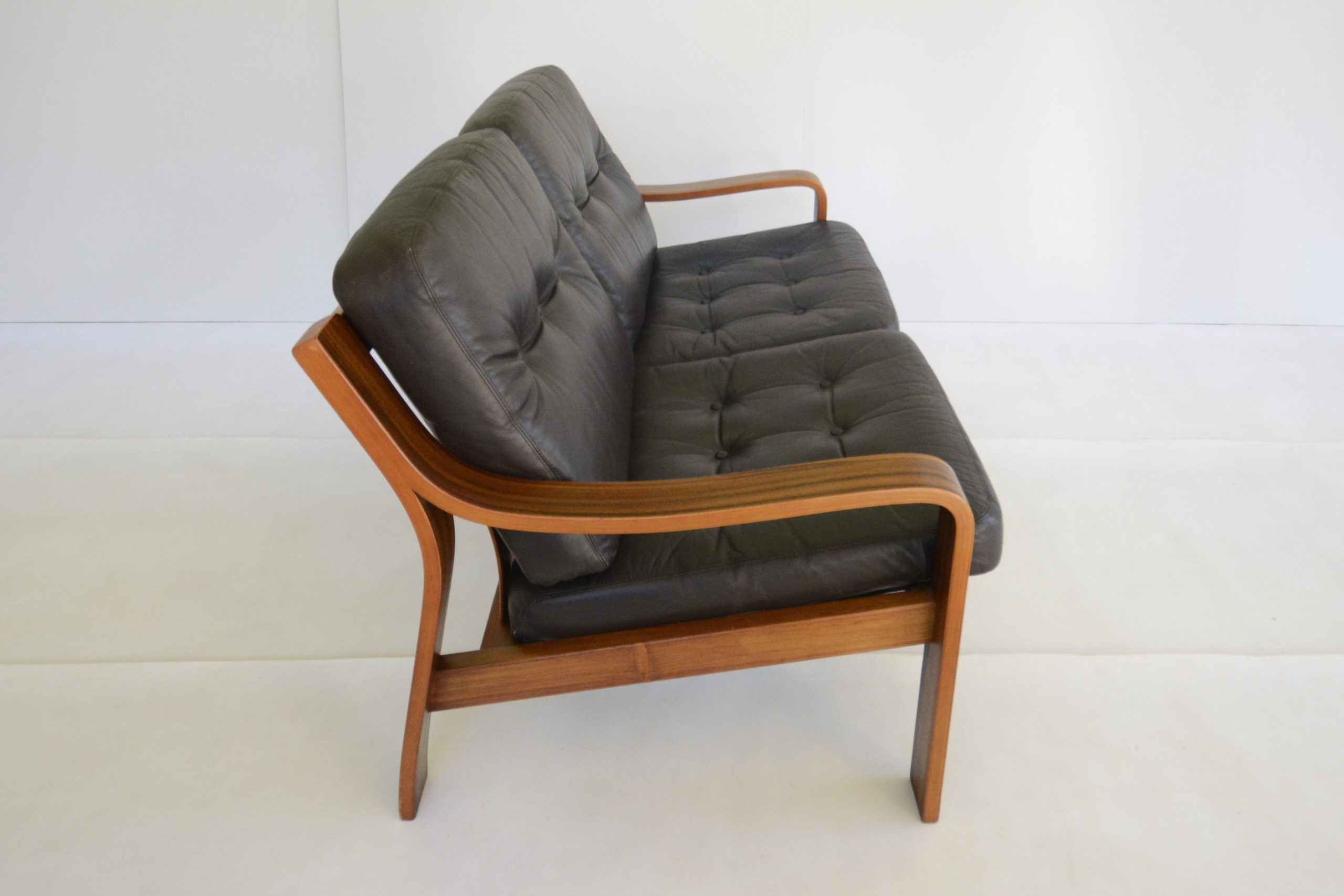 tessa-t9-vintage-leather-lounge-suite-danish-era (12)