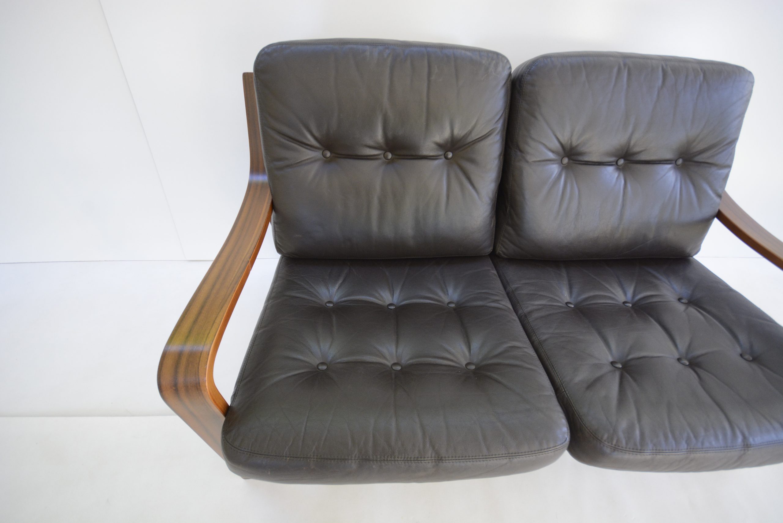tessa-t9-vintage-leather-lounge-suite-danish-era (9)